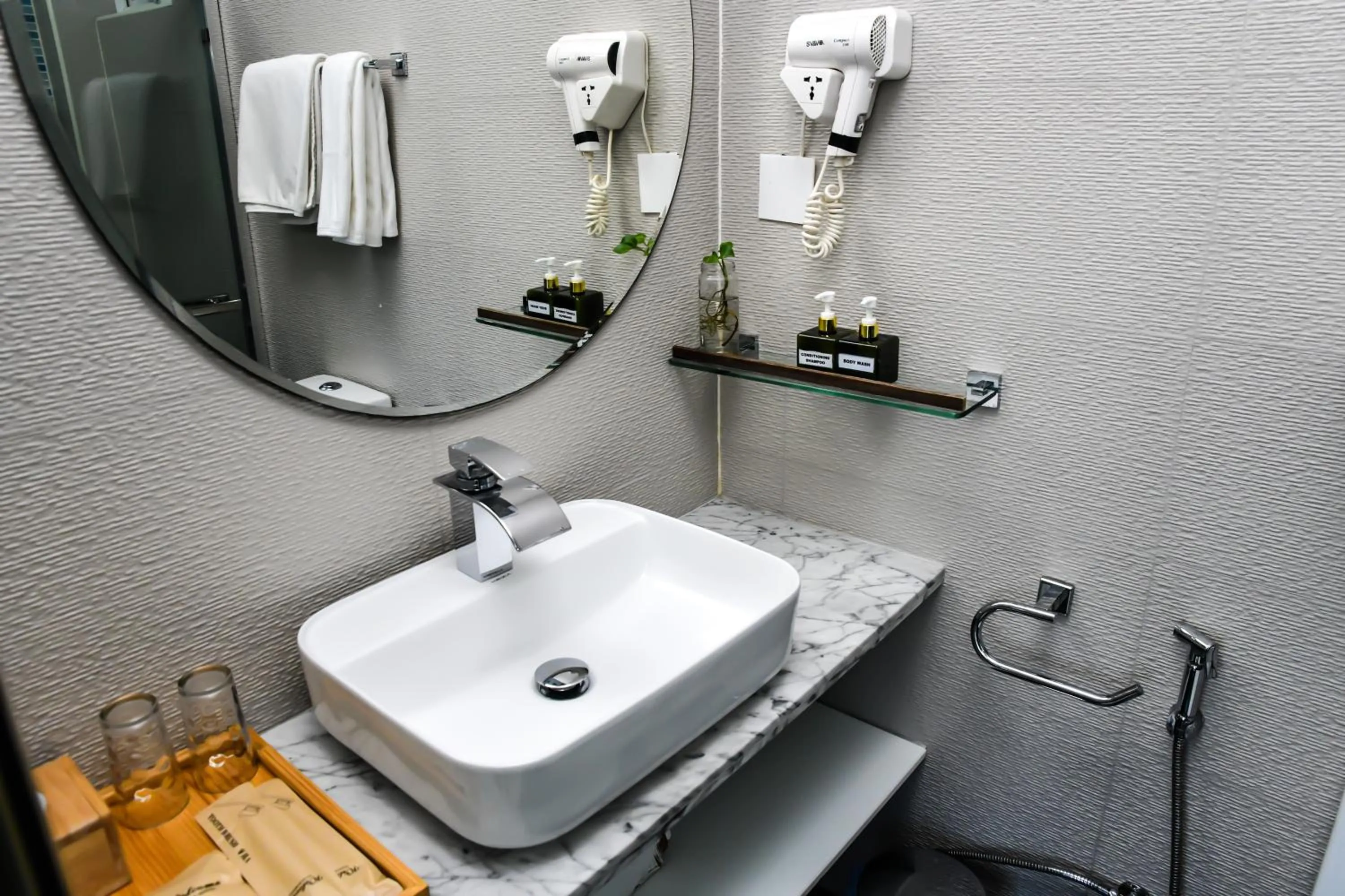 Shower in The Hive Beach