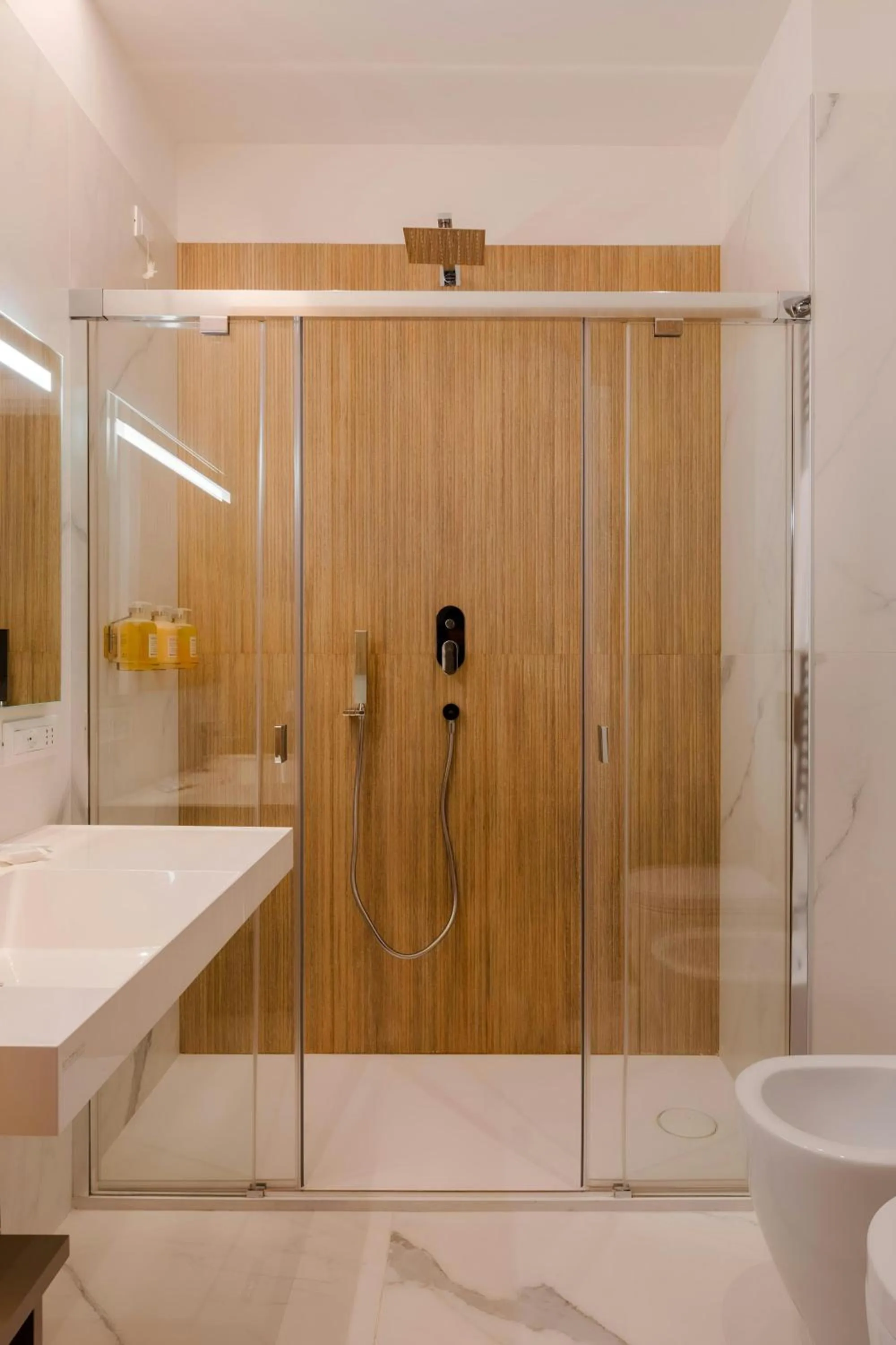 Bathroom in Sonder by Marriott Bonvoy Antinoo Apartments Piazza del Parlamento