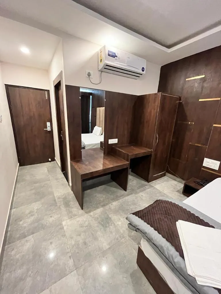 wardrobe, Bed in HOG - House of Gypsy