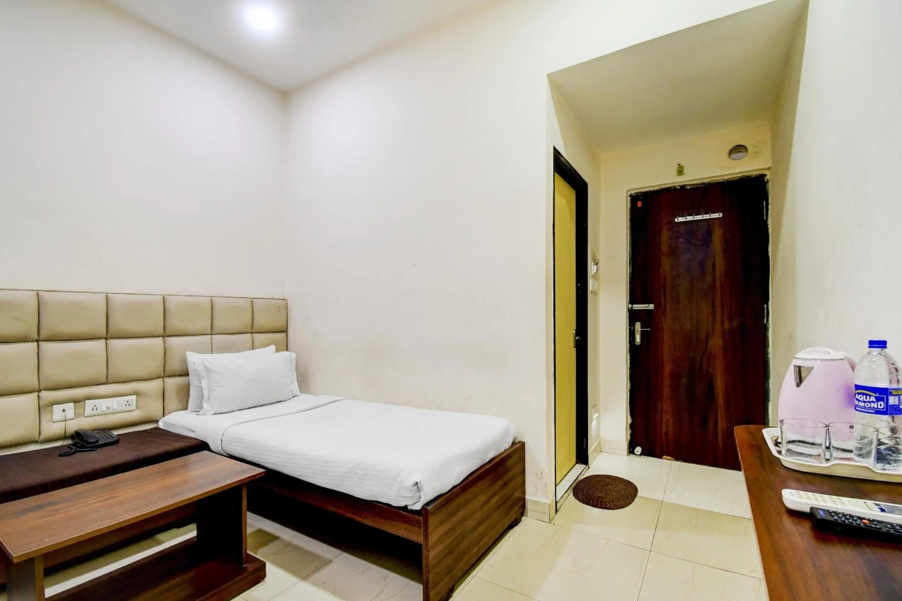 Bedroom, Bed in Hotel O Kyd Guest House