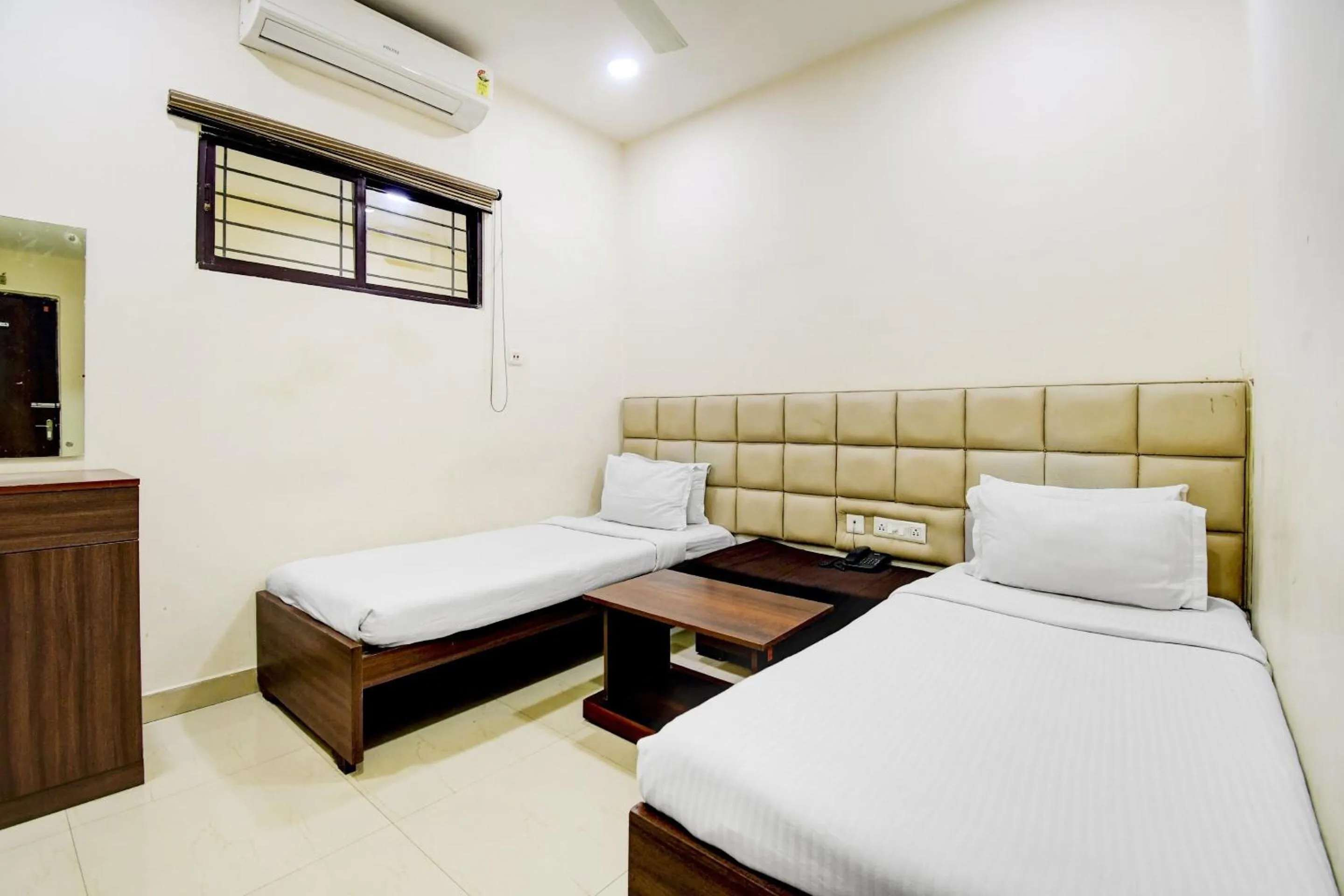 Bedroom, Bed in Hotel O Kyd Guest House