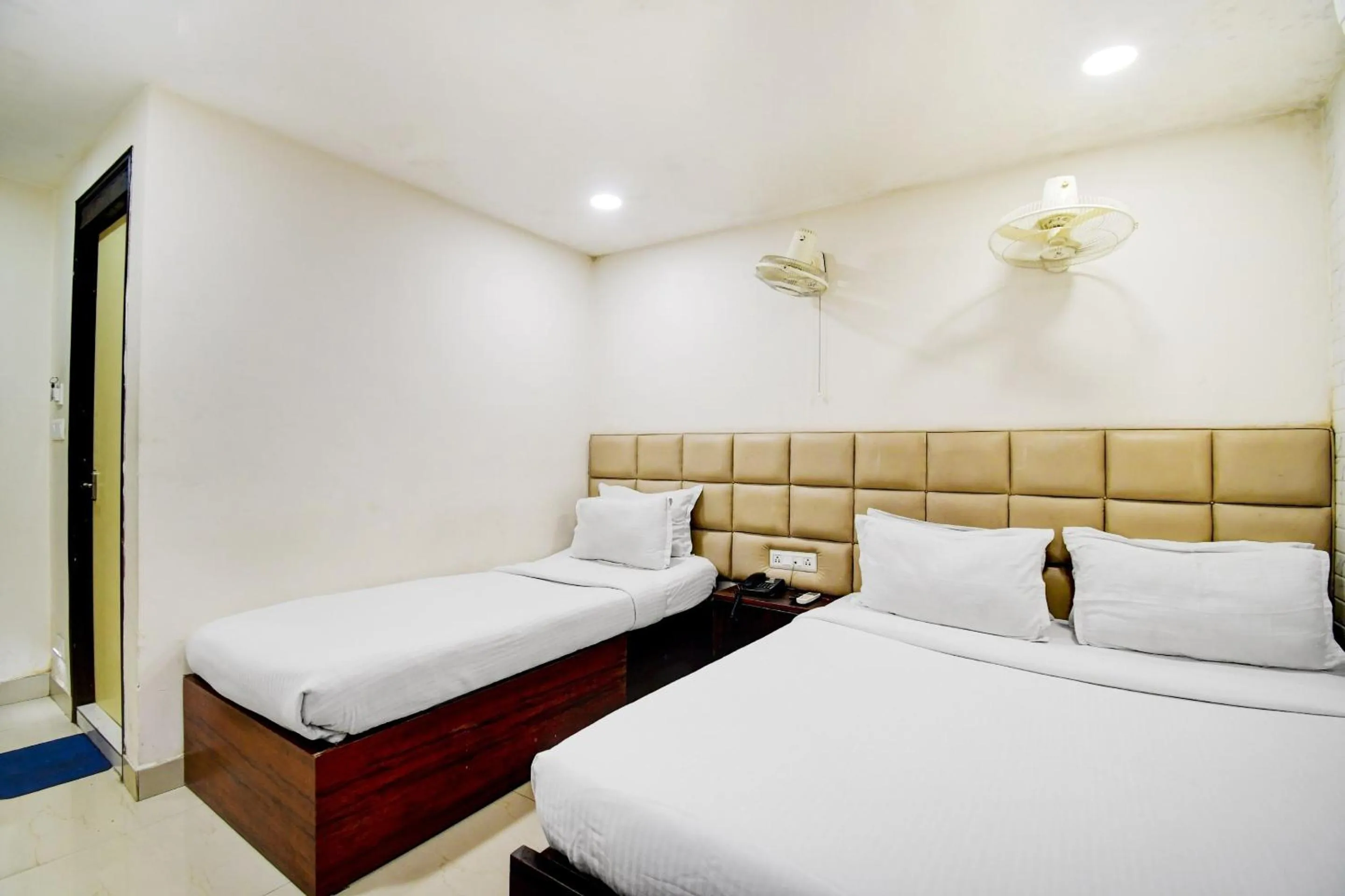 Bedroom, Bed in Hotel O Kyd Guest House