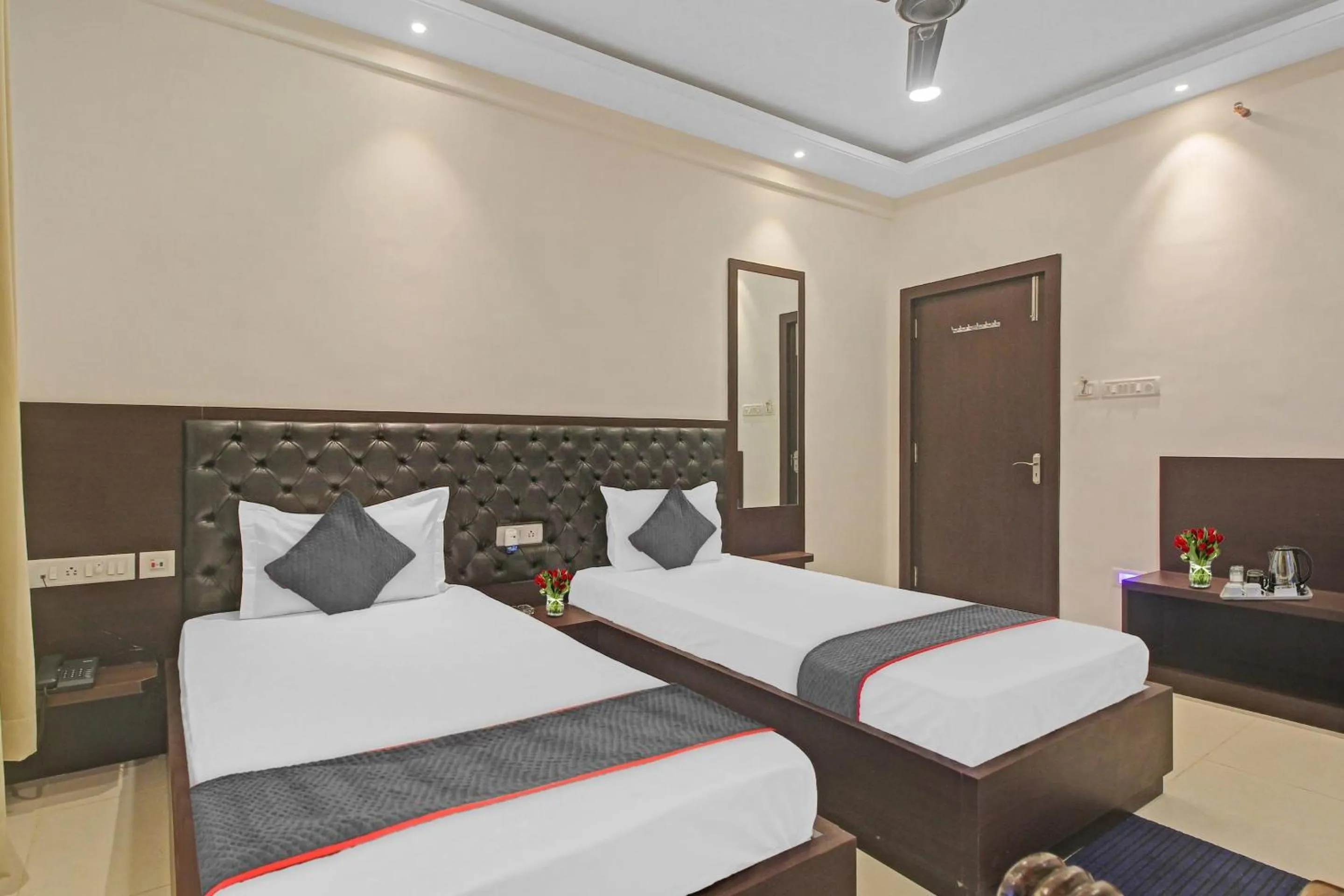 Bedroom, Bed in Super Townhouse Centre Point Inn Near Esplanade Metro Station