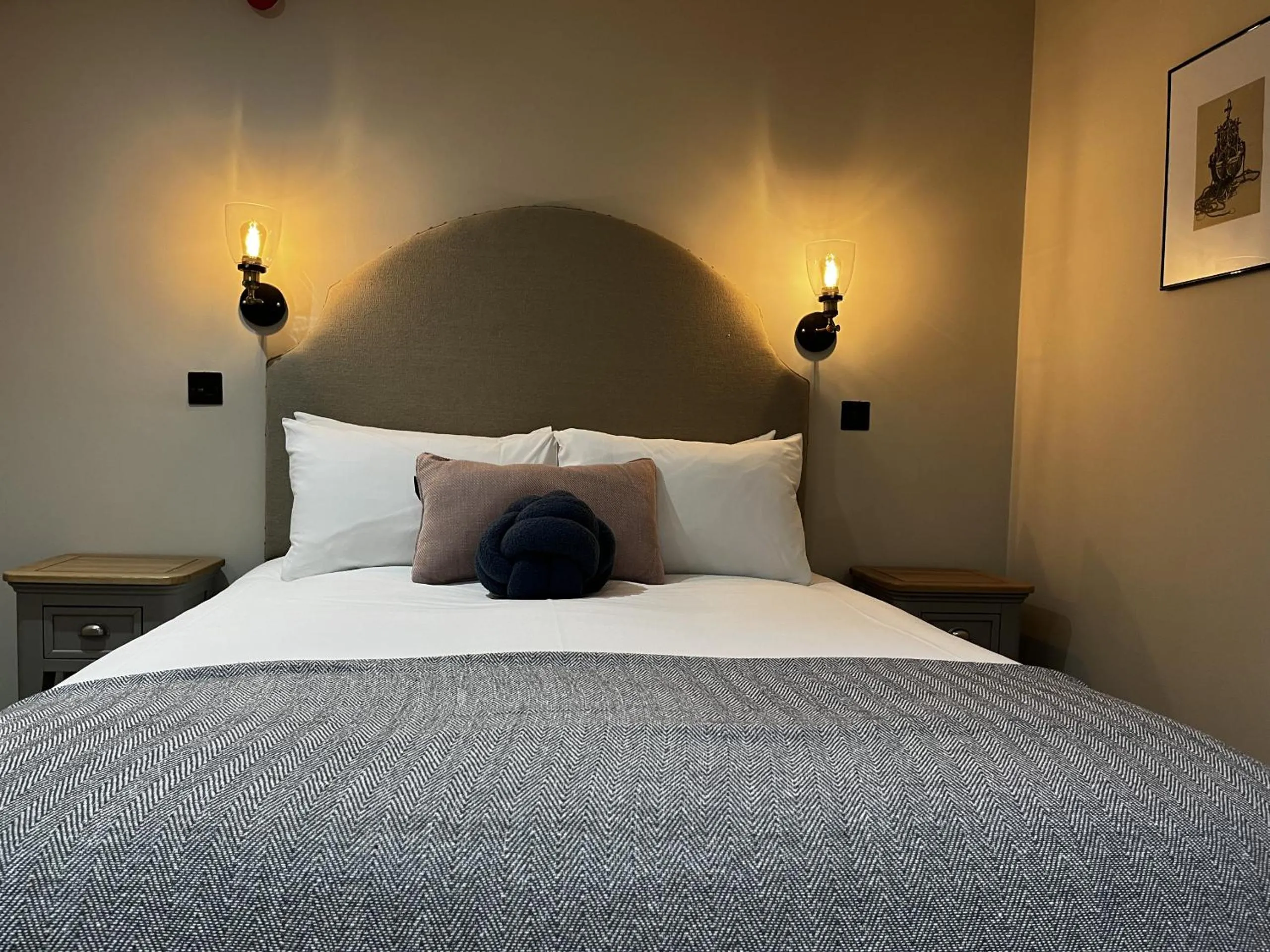 Bedroom, Bed in The Talbot Inn