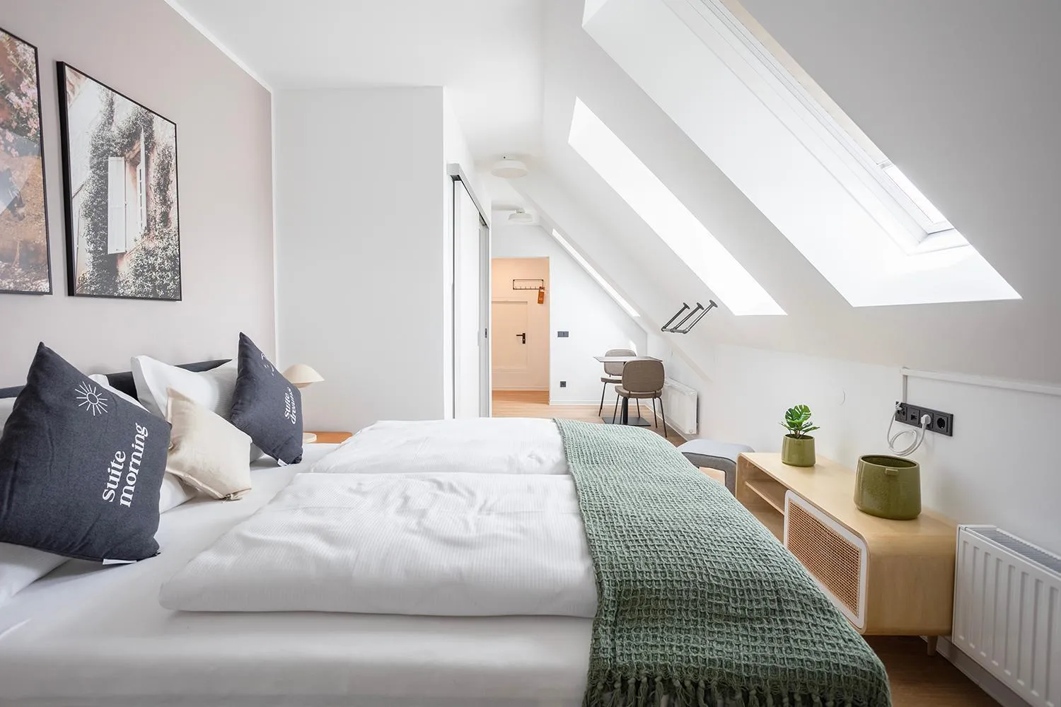 Bed in Limehome Villach Hauptplatz