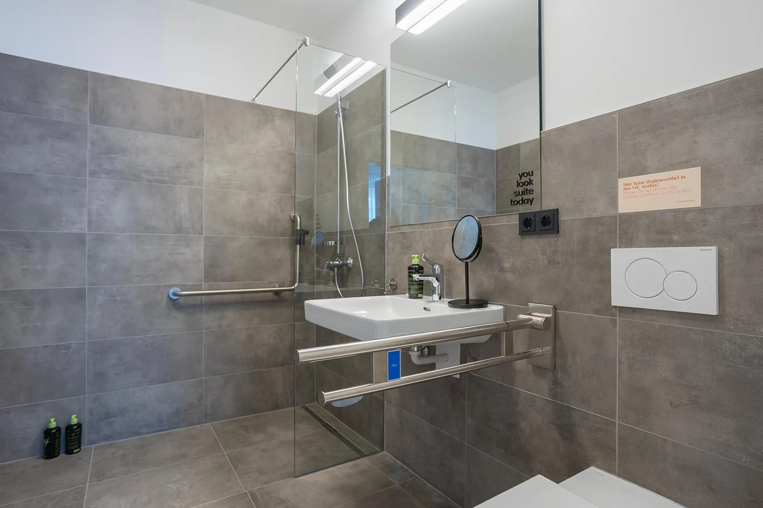 Shower in Limehome Villach Hauptplatz