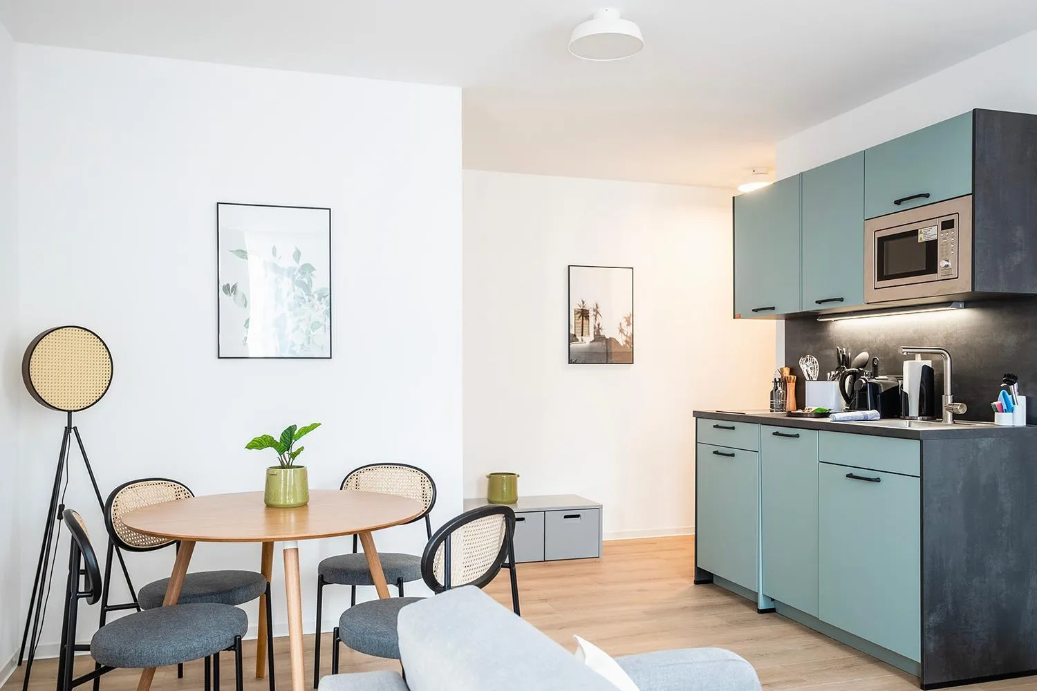 Dining area in Limehome Villach Hauptplatz