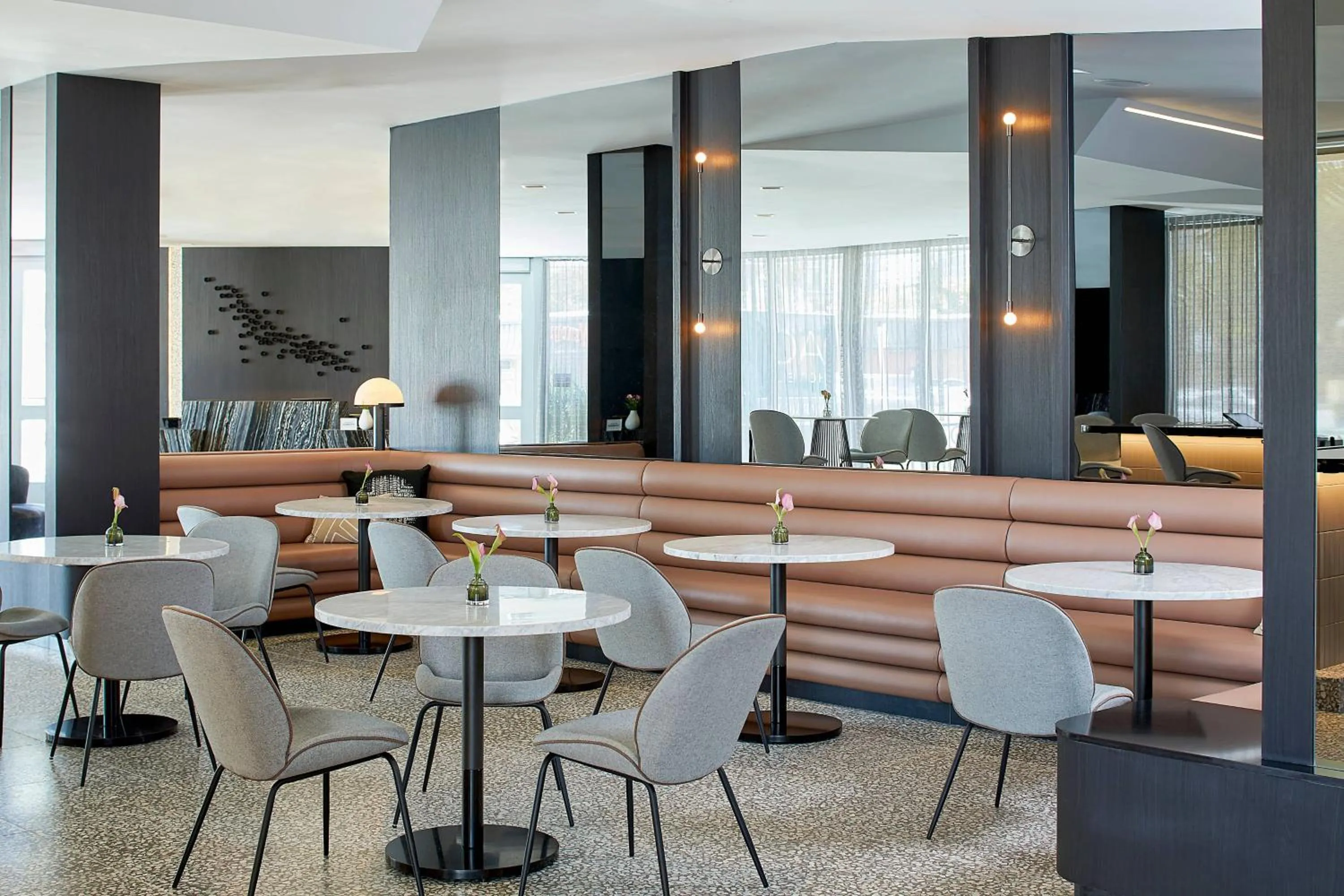 Lounge or bar in AC Hotel Miami Wynwood