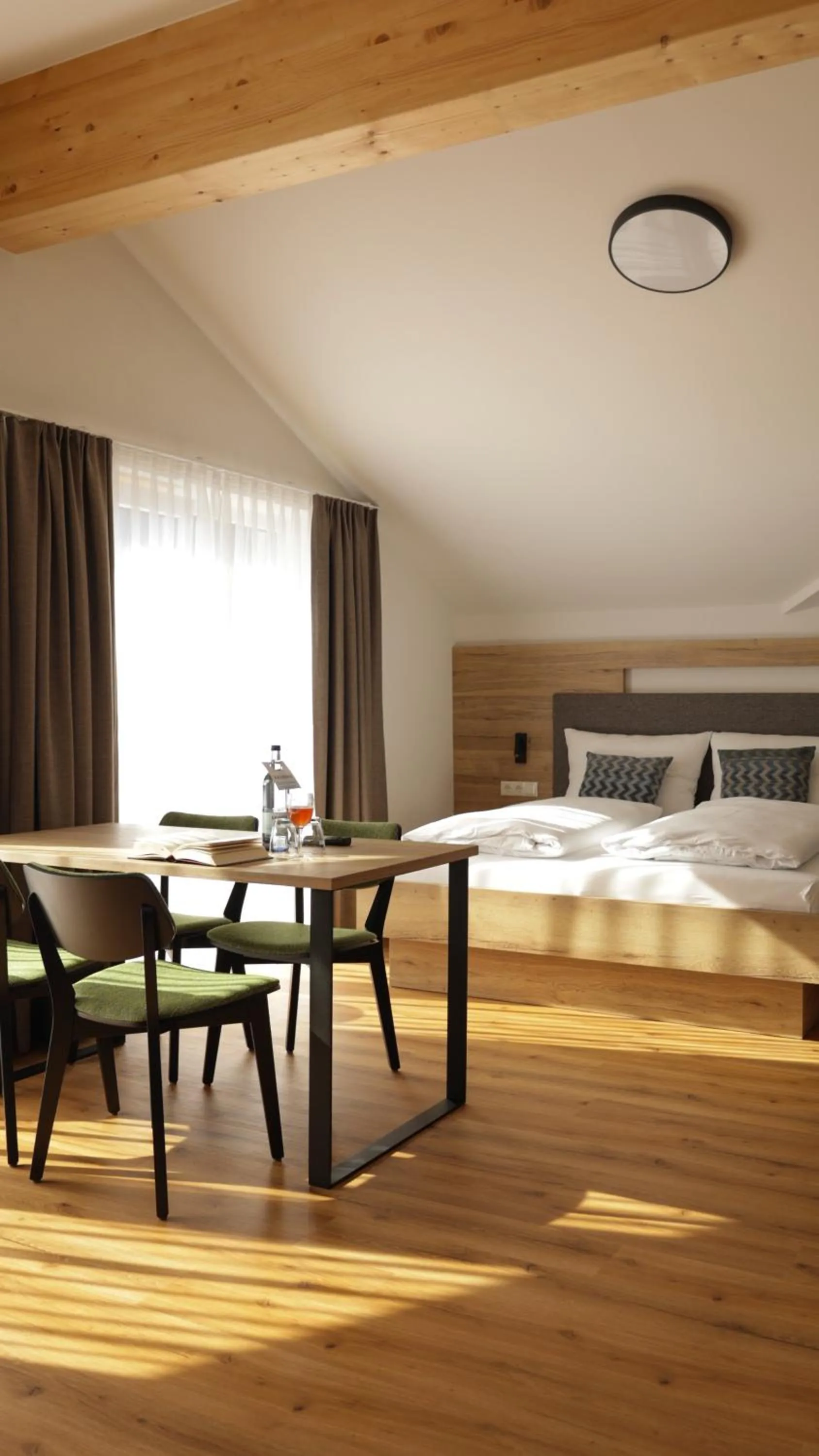 Photo of the whole room, Bed in BergBuddies - Übernachtung inklusive kostenlosen Bergbahntickets und vielem mehr