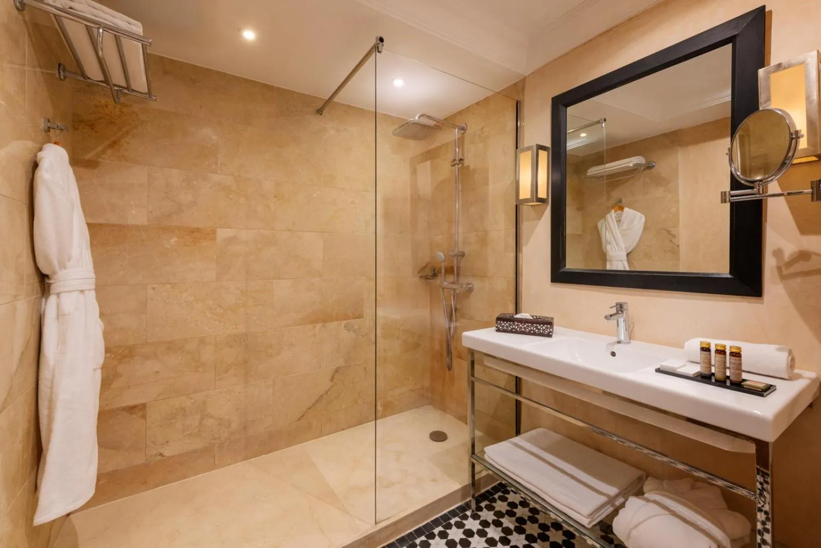 Shower in Hivernage Marrakech