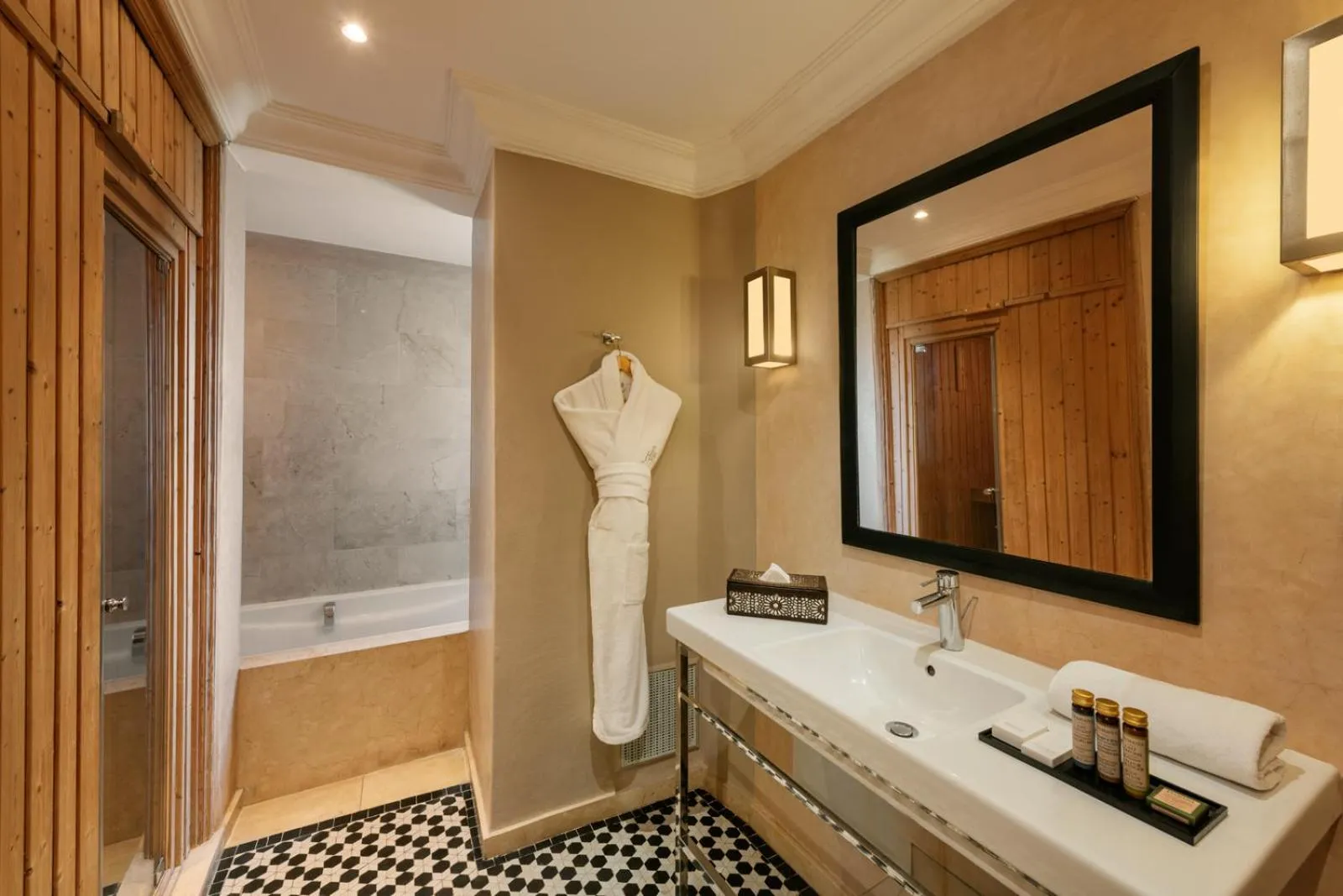 Bath in Hivernage Marrakech