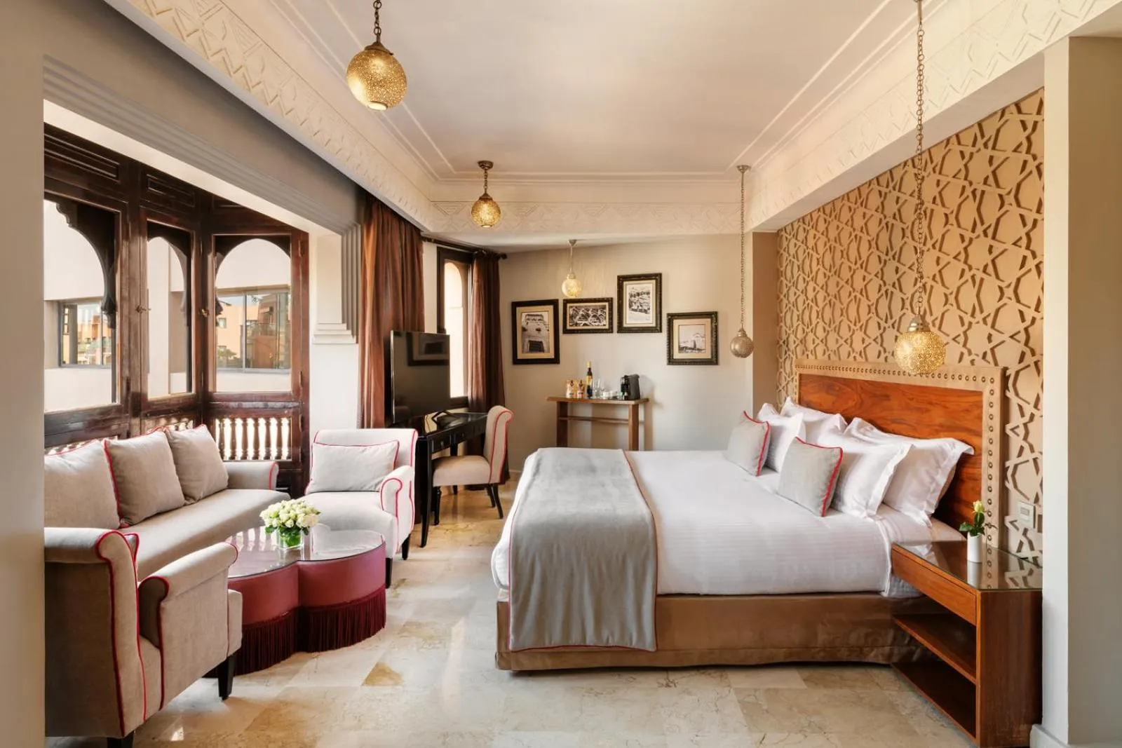 Swimming pool, Bed in Hivernage Marrakech