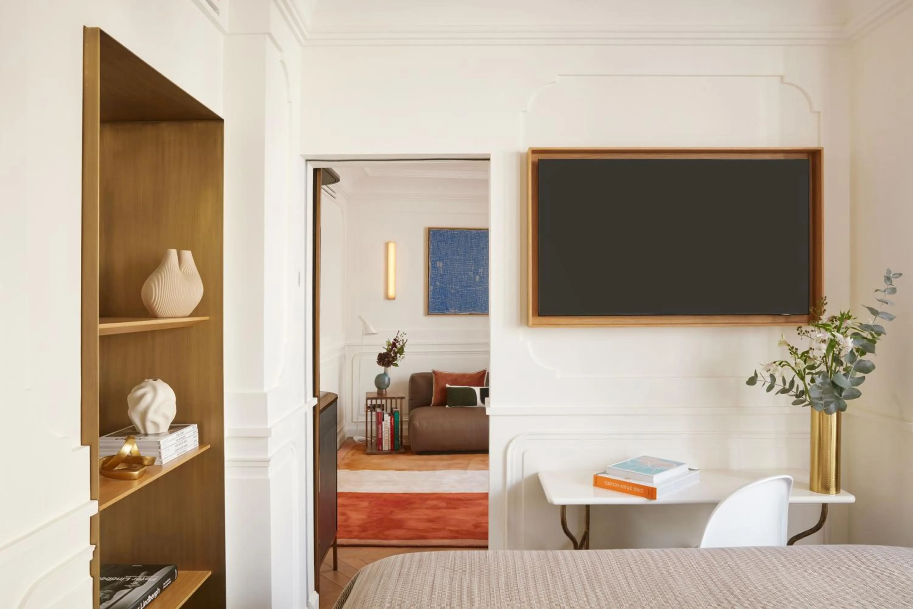 TV and multimedia in Villa-des-Prés