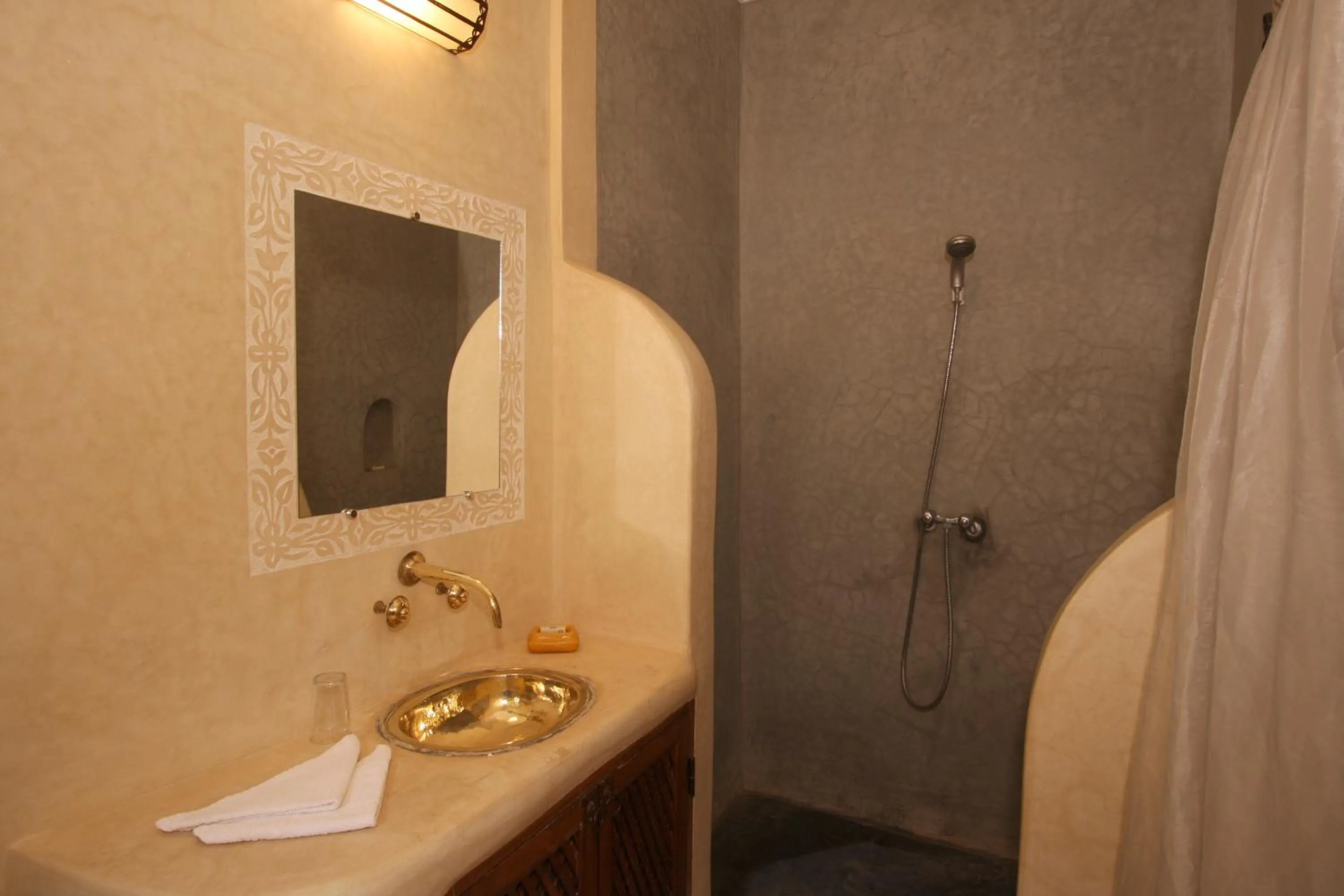 Bathroom in Riad petit Karmela