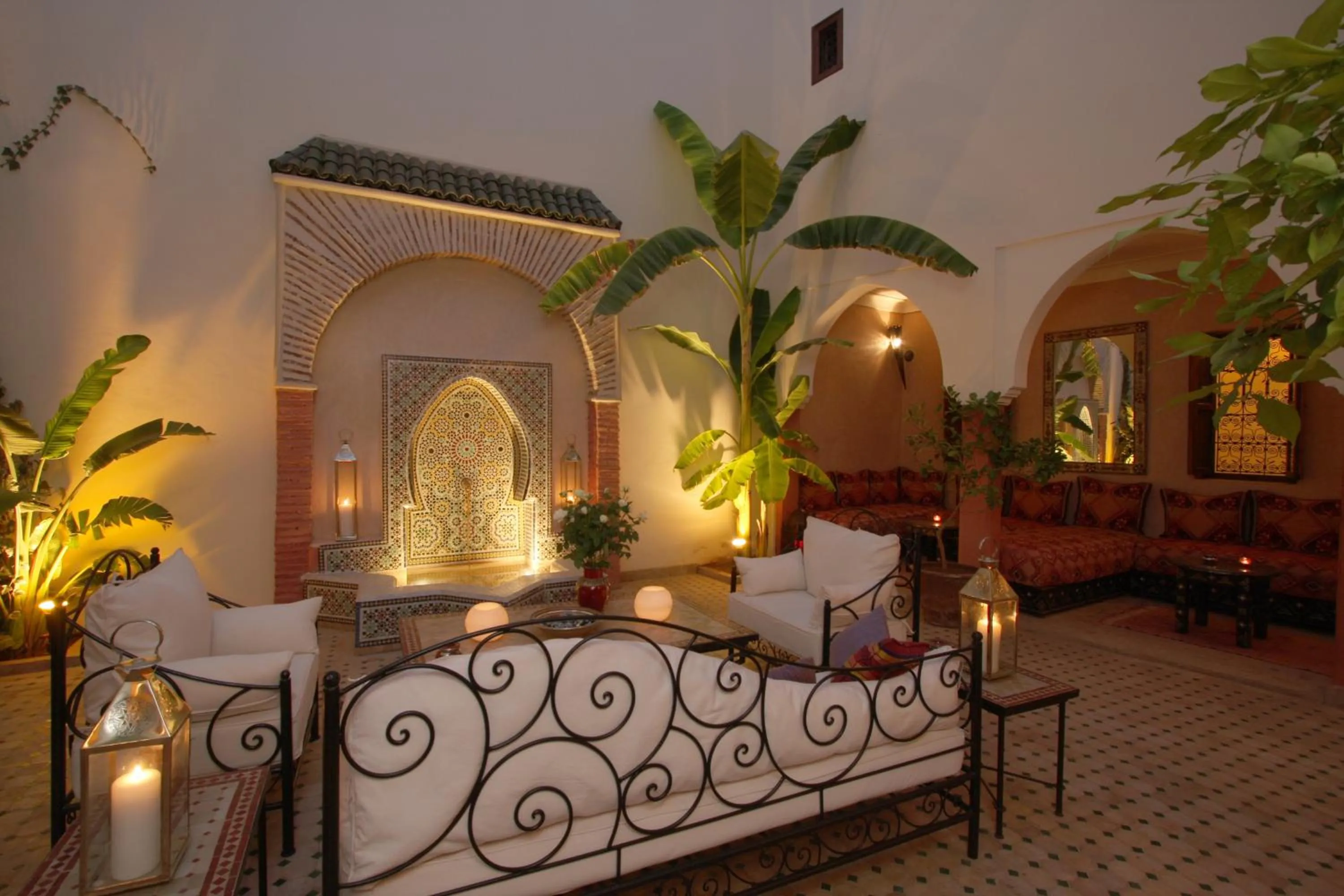 Lobby or reception in Riad petit Karmela