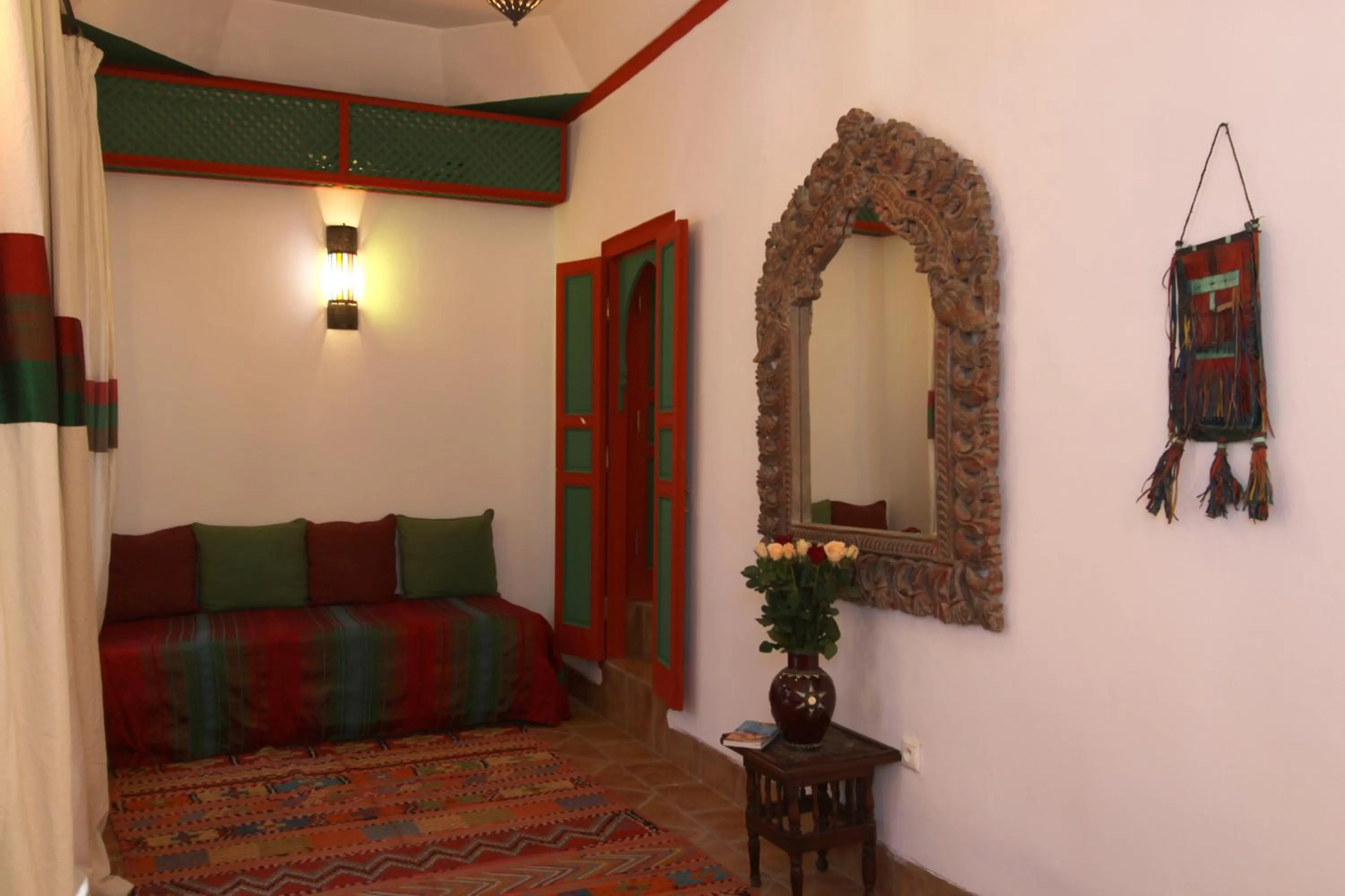 Photo of the whole room, Bed in Riad Karmela