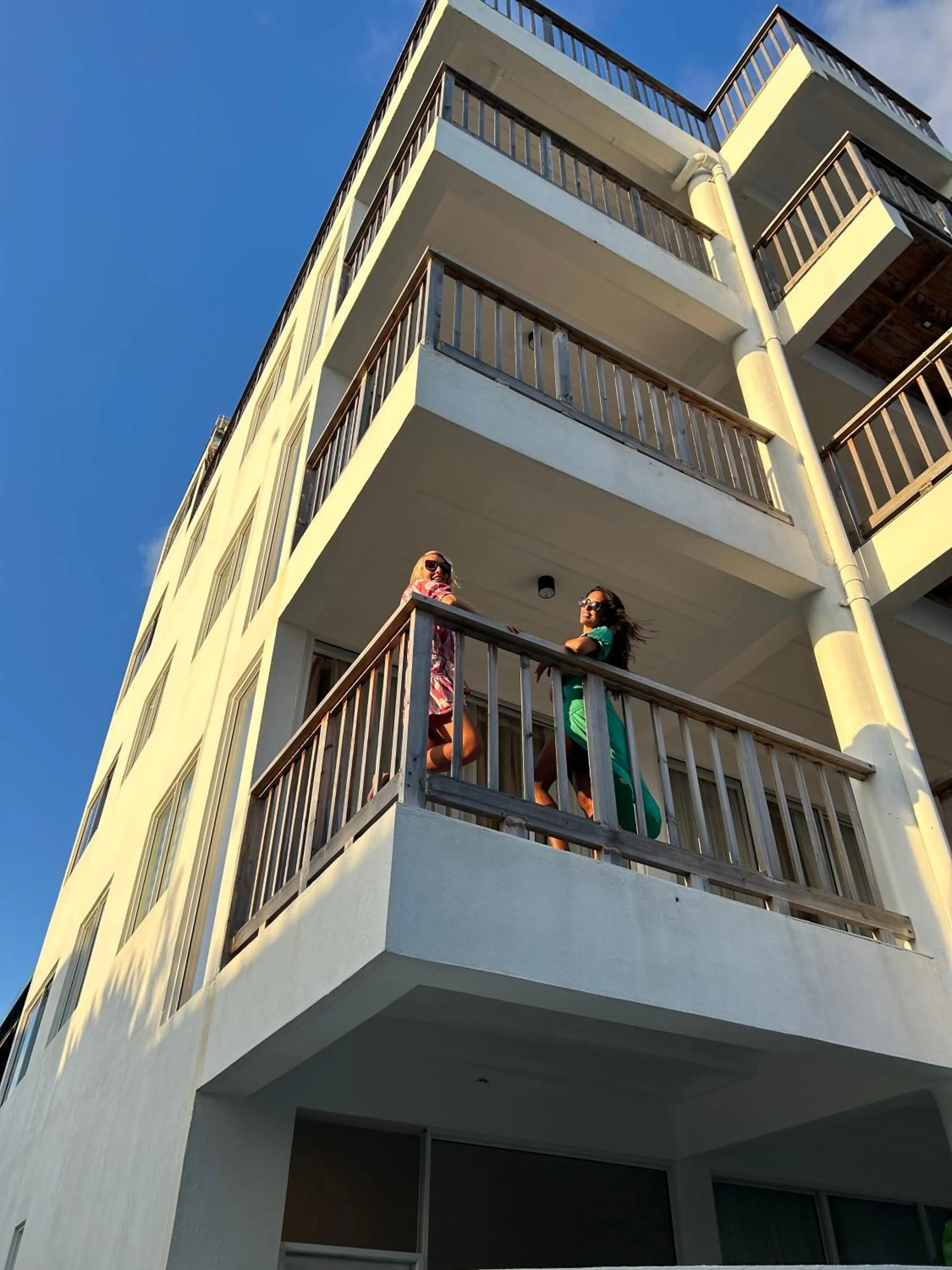 Property building in Si! Coral Inn