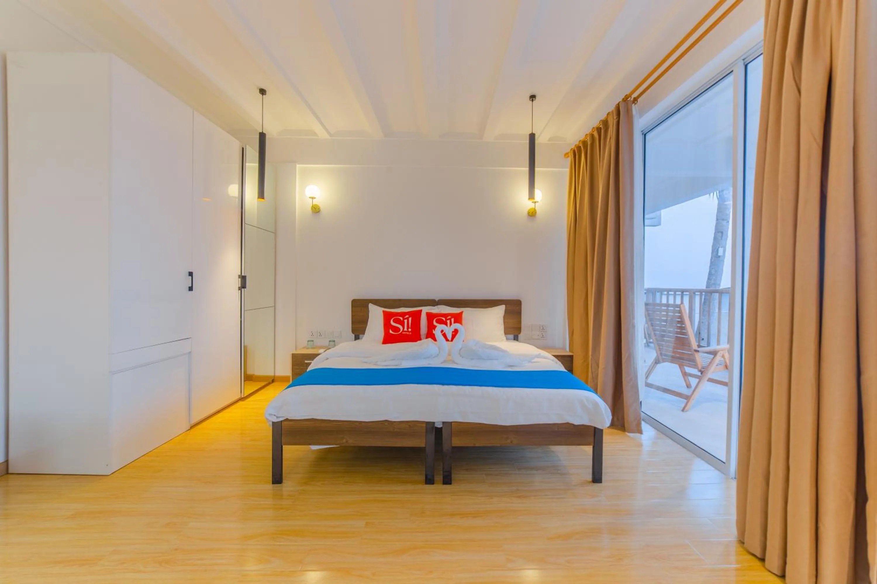 Bedroom, Bed in Si! Coral Inn