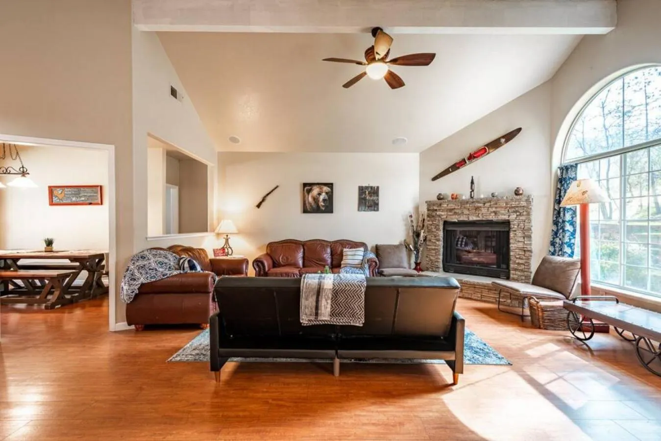 Living room in Forest Cabin by China Creek