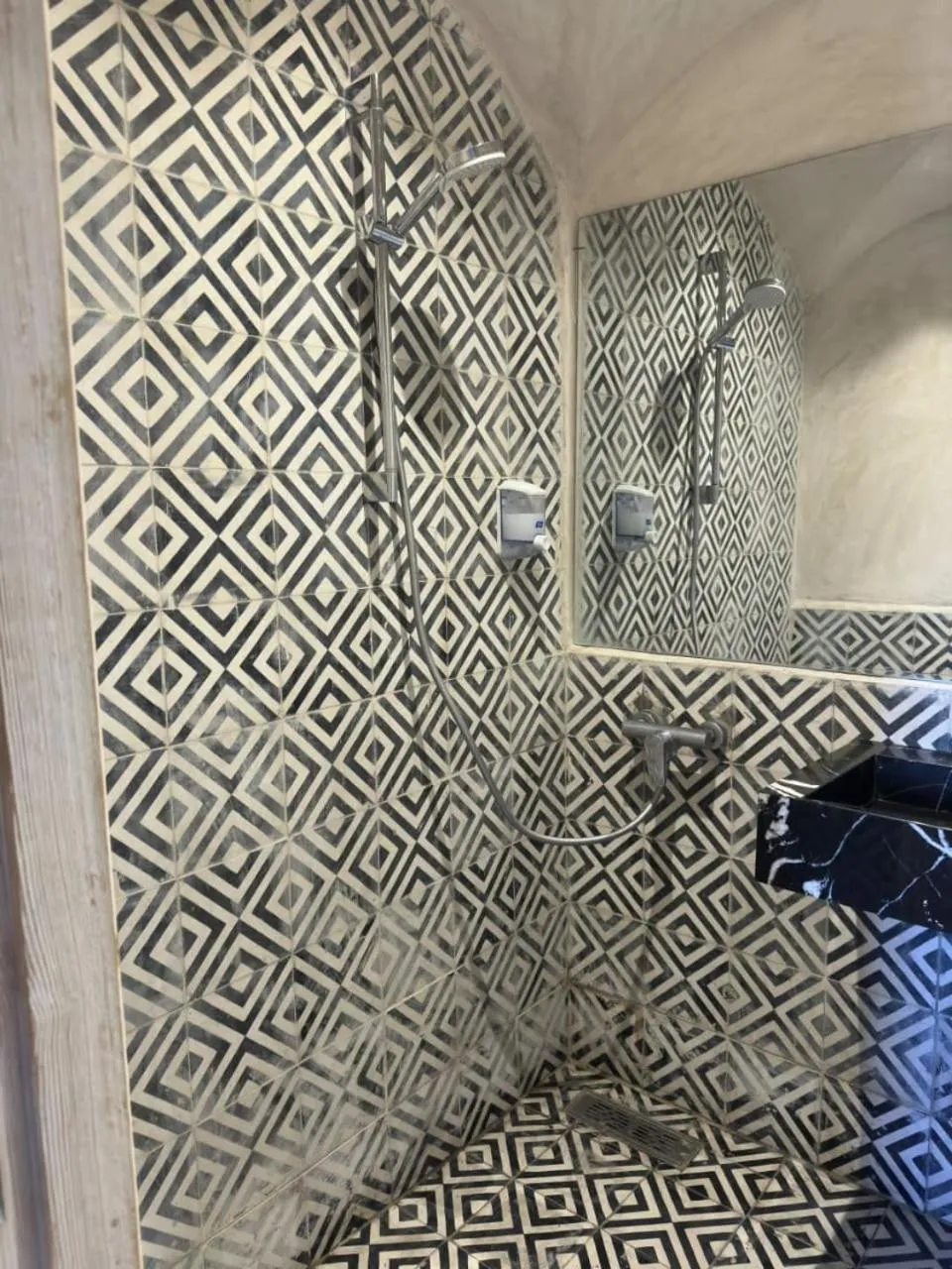 Shower in Hotel Islane Médina