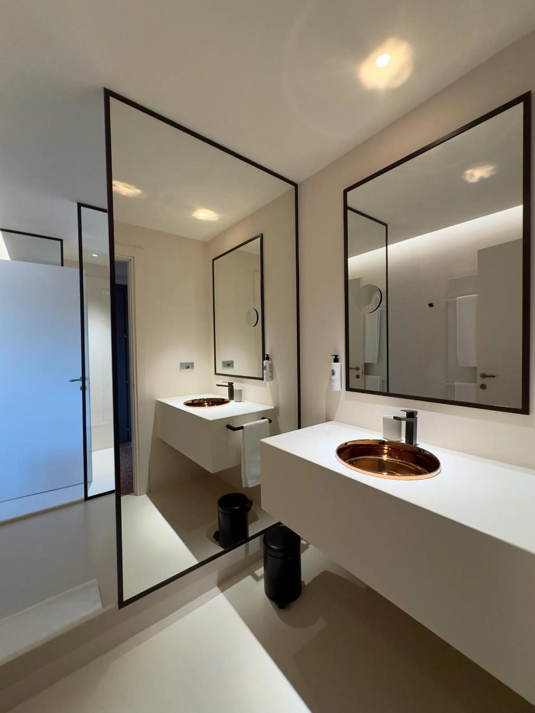 Bathroom in Hotel Palazzo Durazzo Suites