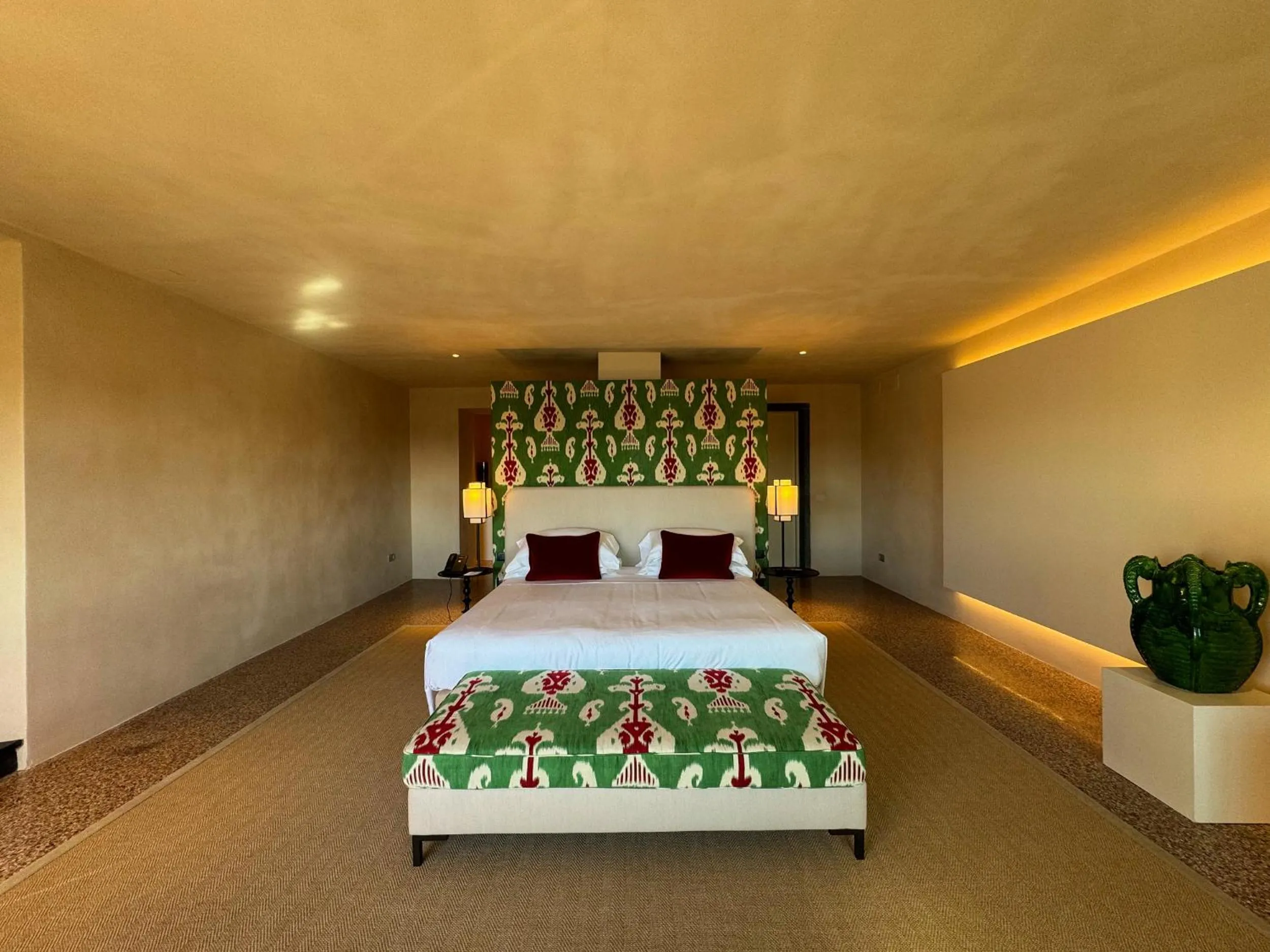 Bed in Hotel Palazzo Durazzo Suites