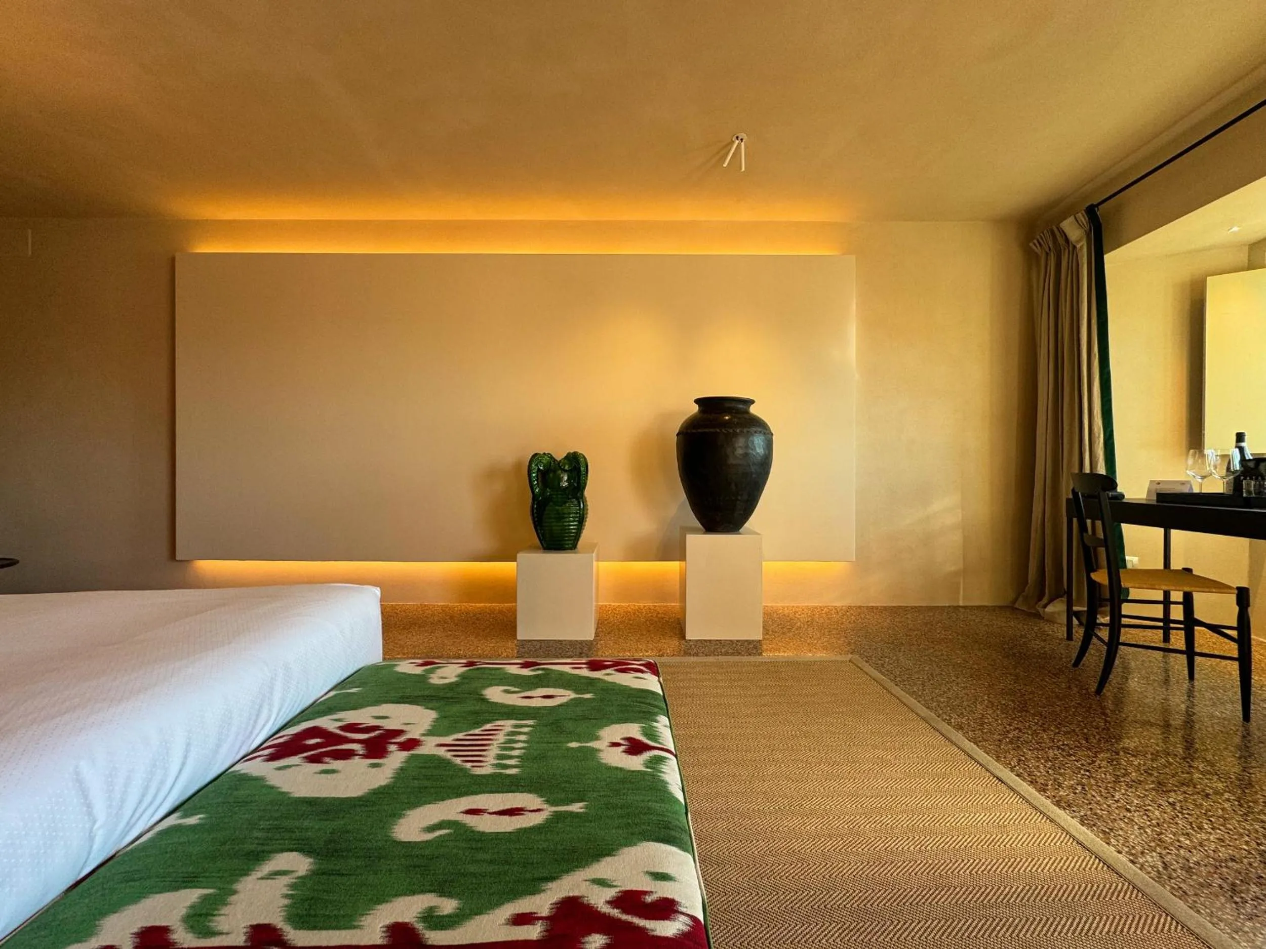 Bed in Hotel Palazzo Durazzo Suites