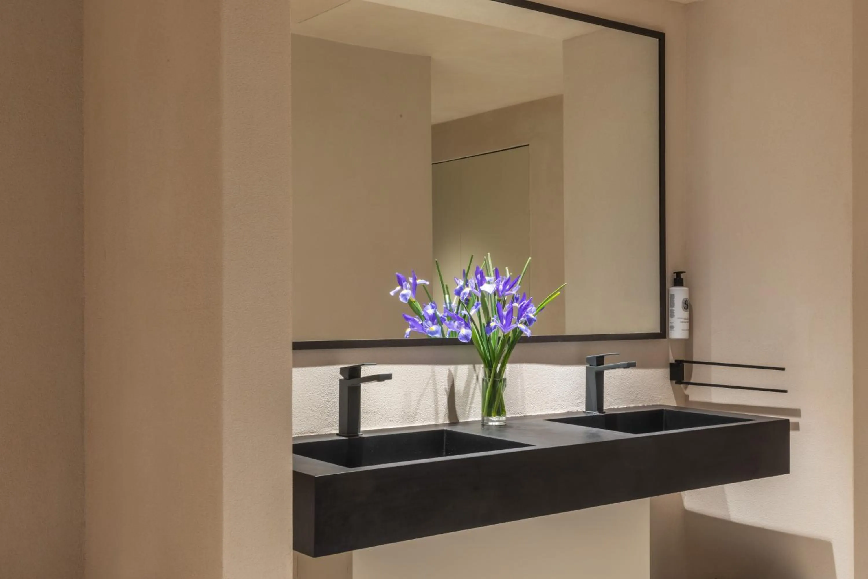 Bathroom in Hotel Palazzo Durazzo Suites