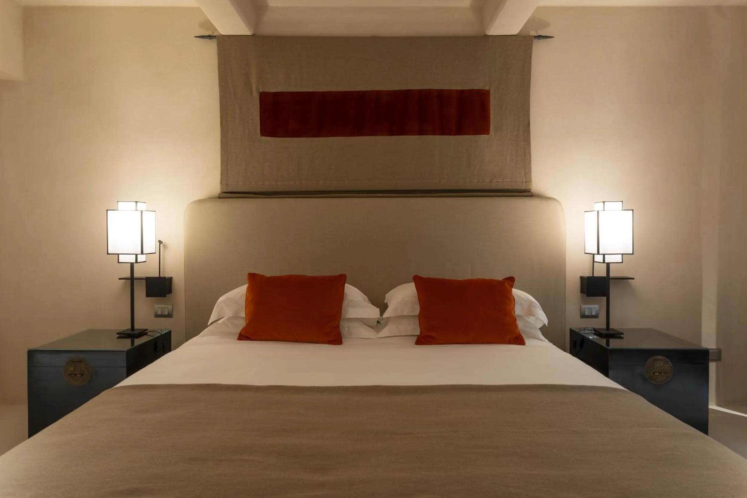 Bed in Hotel Palazzo Durazzo Suites