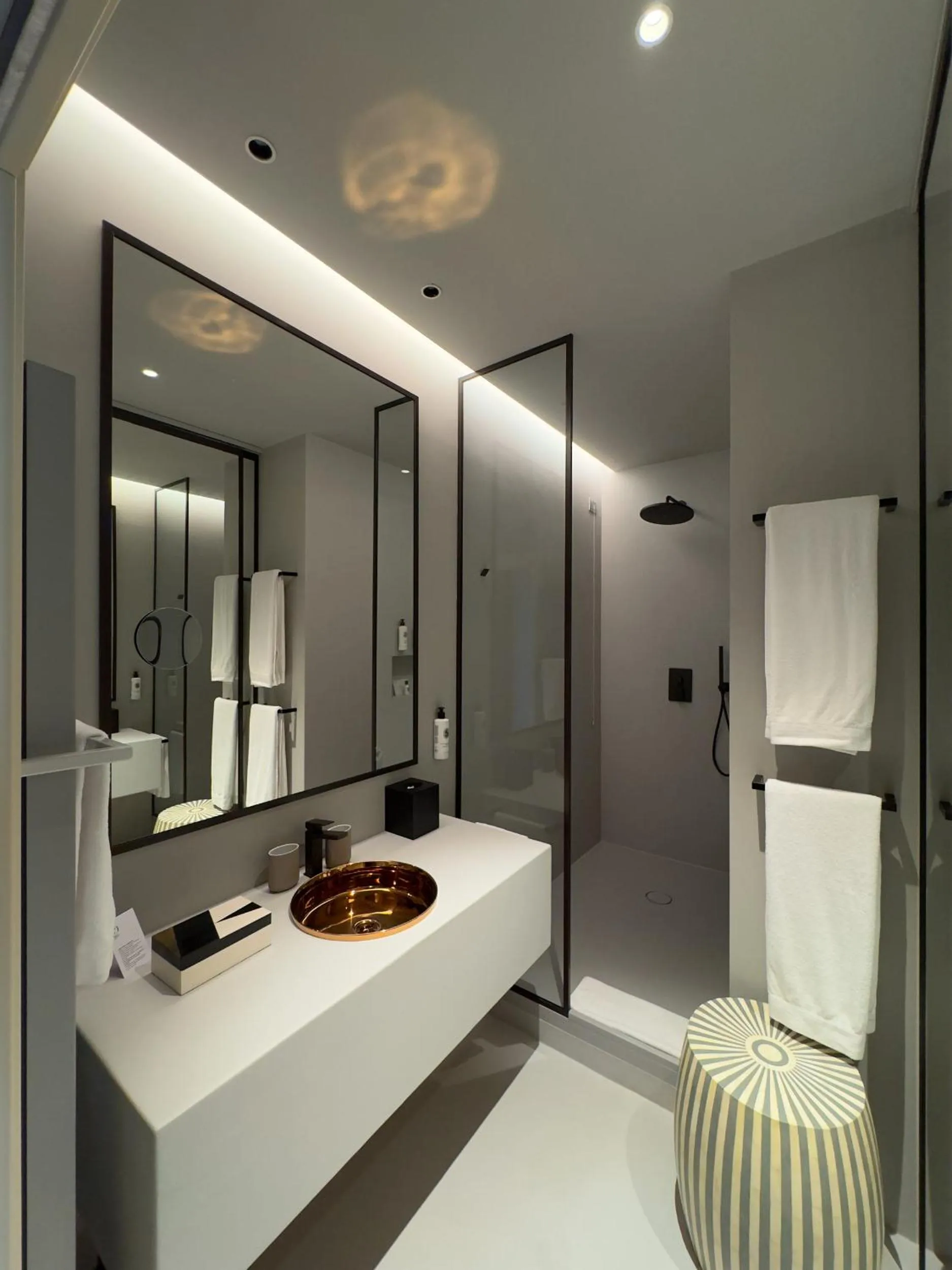 Bathroom in Hotel Palazzo Durazzo Suites