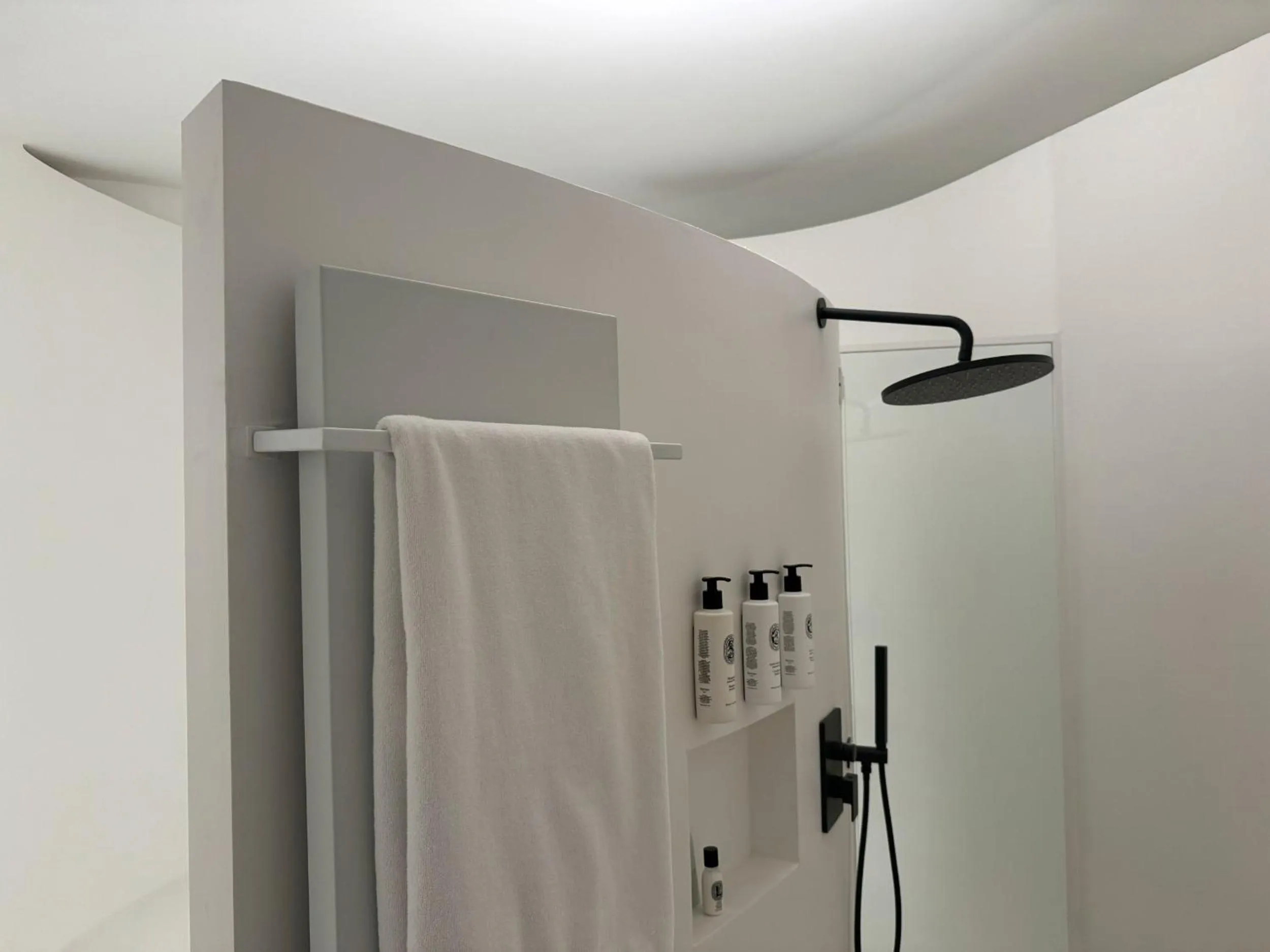 Shower in Hotel Palazzo Durazzo Suites