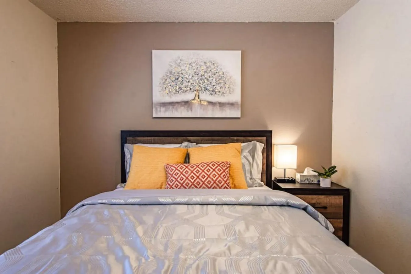 Bed in Cherry Cottage 15 min from Yosemite South Entrance