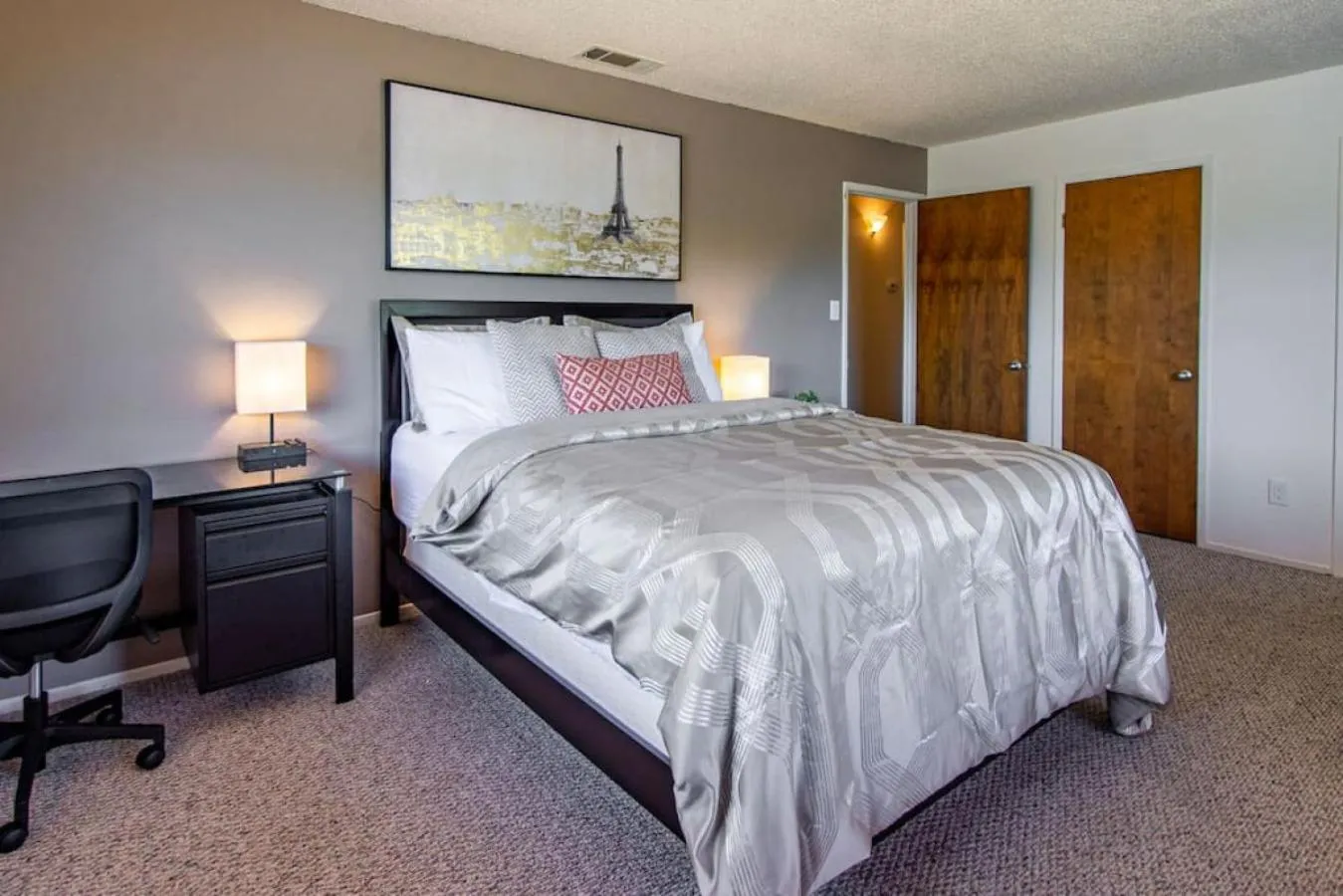 Bed in Cherry Cottage 15 min from Yosemite South Entrance