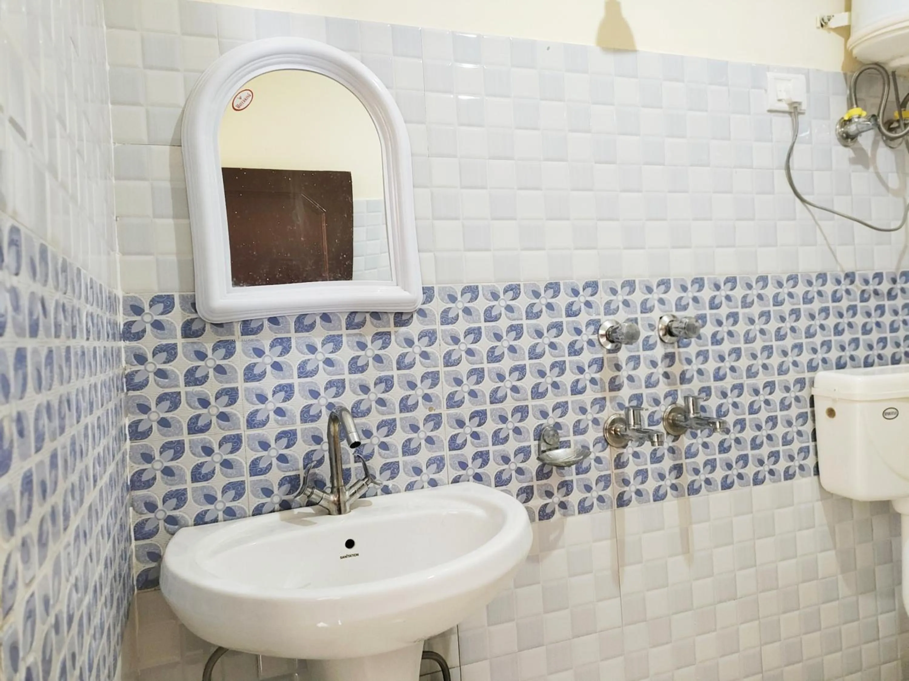 Shower in RNB Mcleodganj