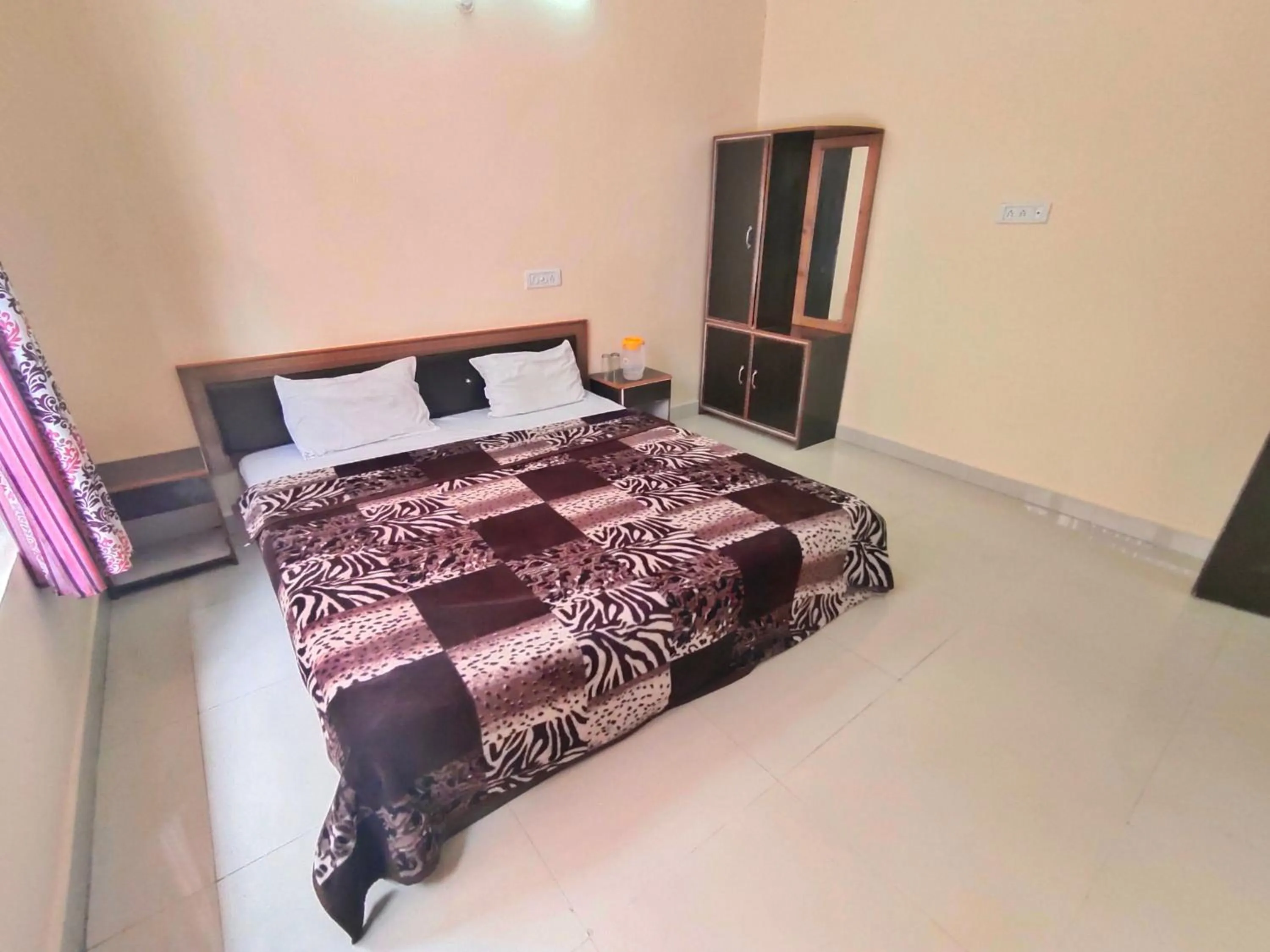 Bed in RNB Mcleodganj