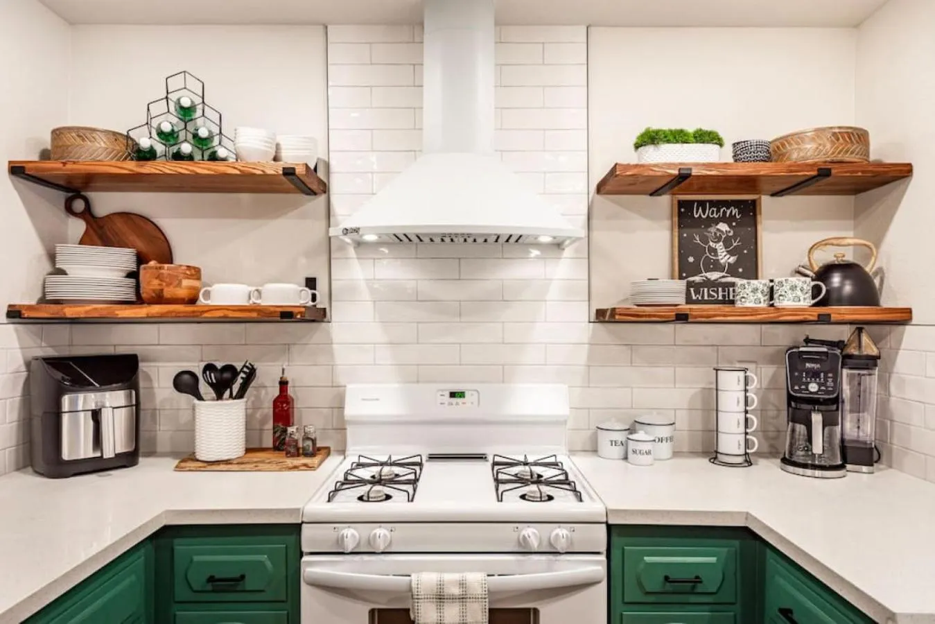 Sugarpine Trailhead Lodge at Lewis Creek Upper Trailhead just 7 miles from Yosemite