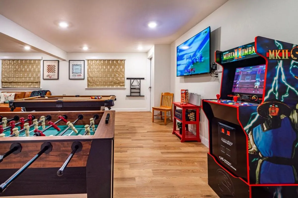 Sugarpine Trailhead Lodge at Lewis Creek Upper Trailhead just 7 miles from Yosemite