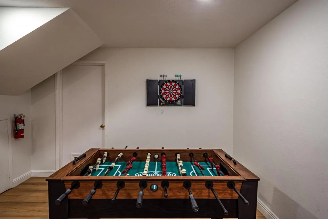 Sugarpine Trailhead Lodge at Lewis Creek Upper Trailhead just 7 miles from Yosemite