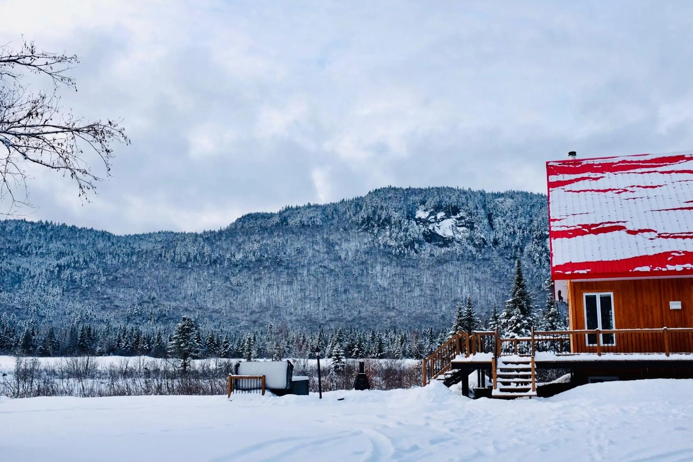 Property building in Les Chalets Tourisma - Chalet avec spa et foyer - Du Cap