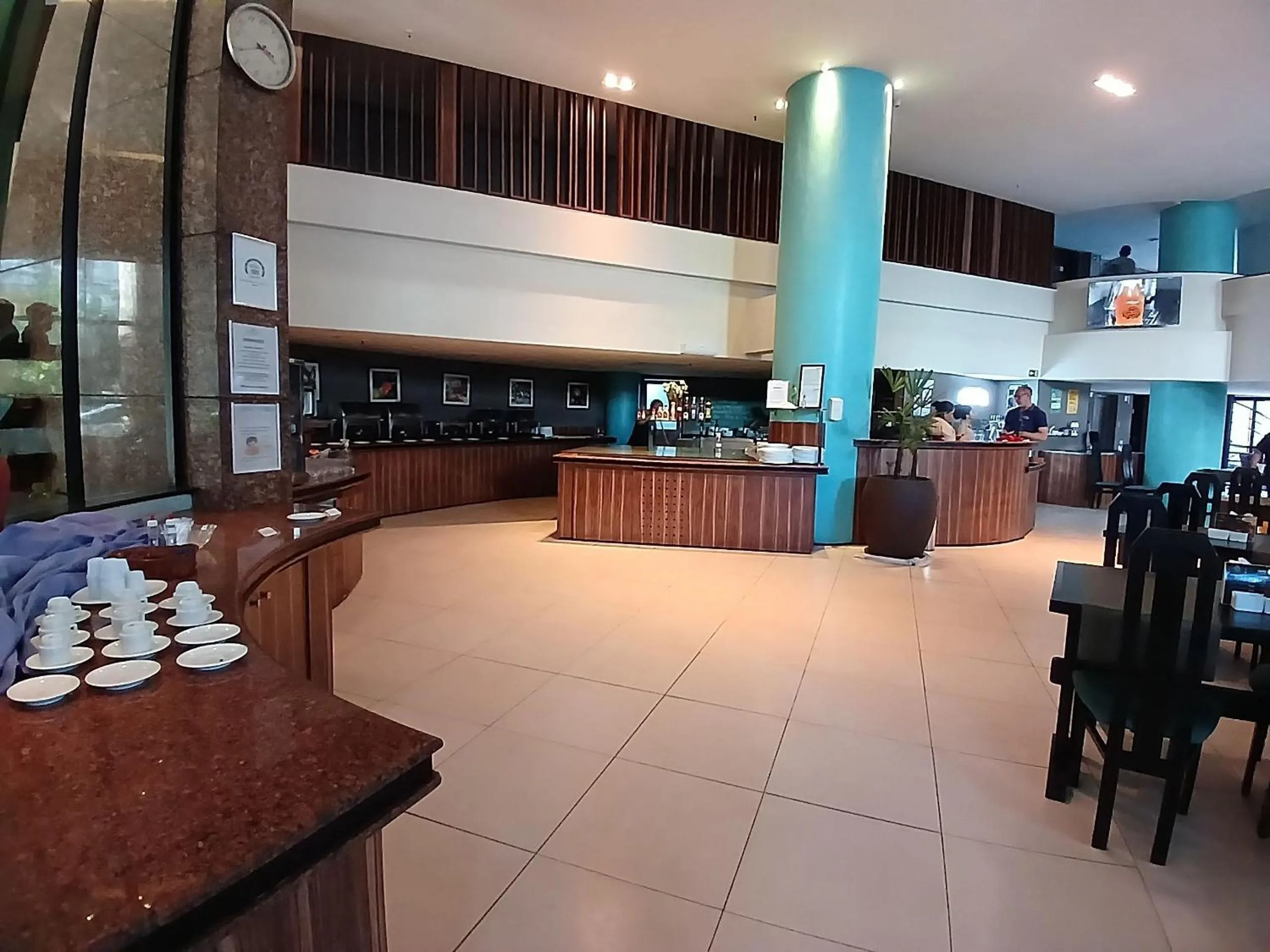 Restaurant/places to eat in Flat Brasil Tropical Meireles by Escala