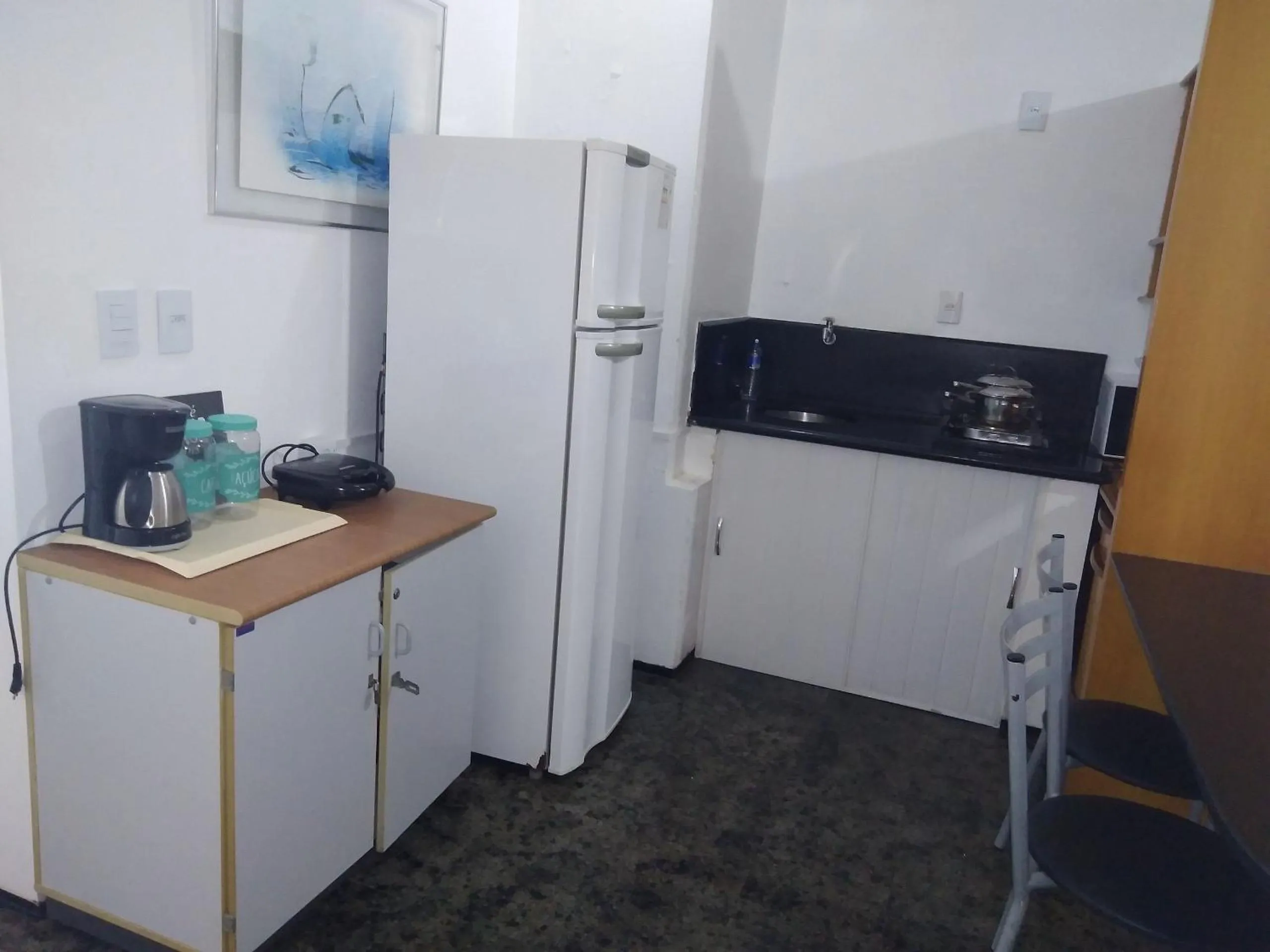 Kitchen or kitchenette in Flat Brasil Tropical Meireles by Escala