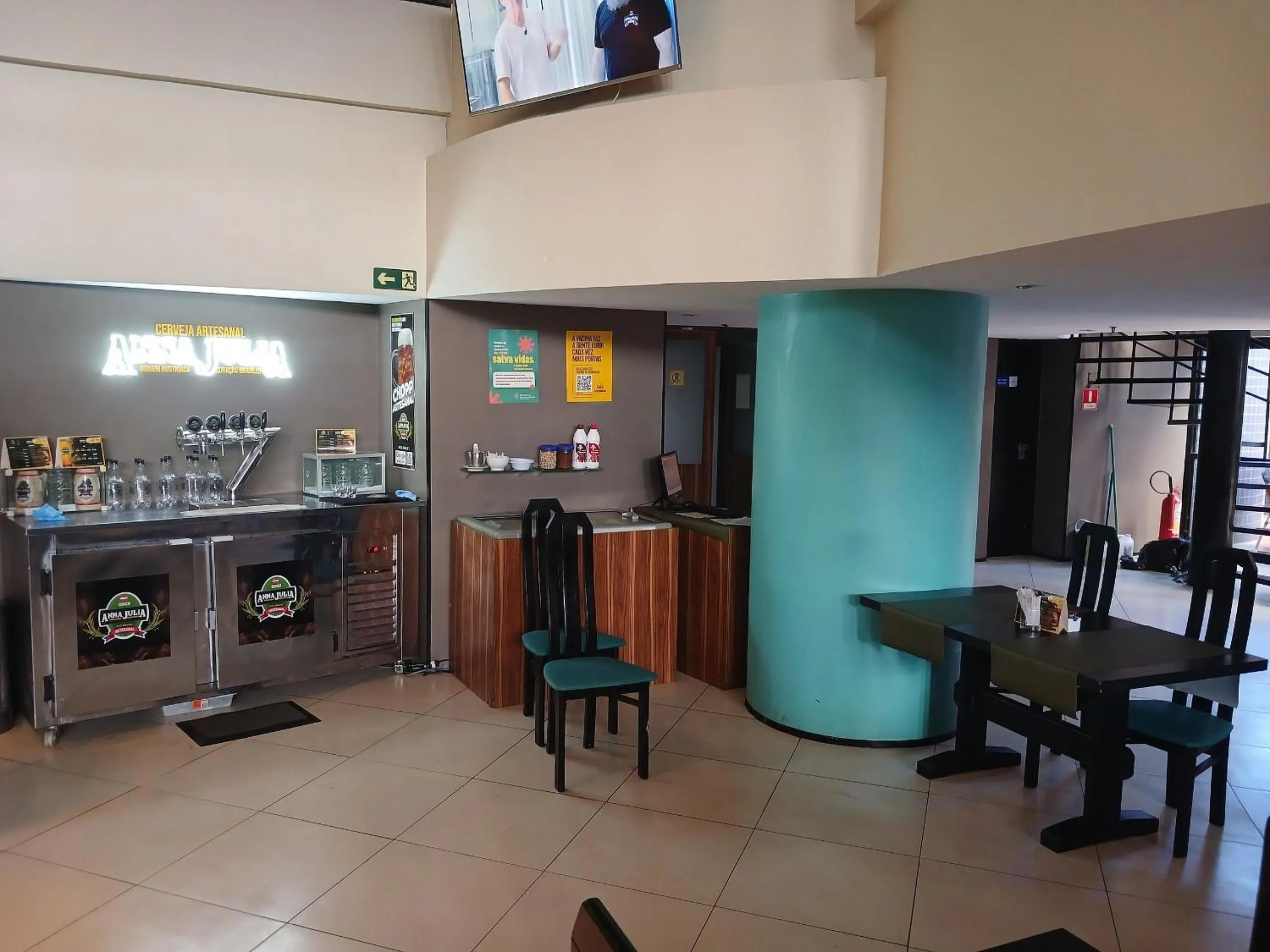 Restaurant/places to eat in Flat Brasil Tropical Meireles by Escala