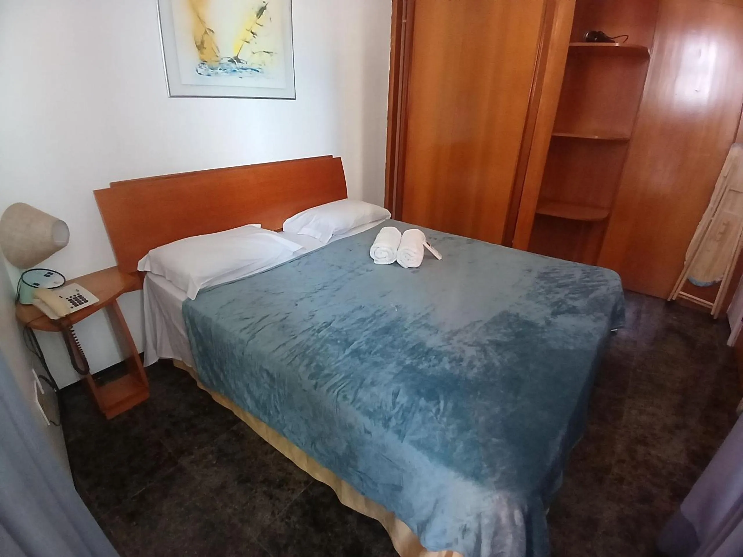 Bedroom, Bed in Flat Brasil Tropical Meireles by Escala