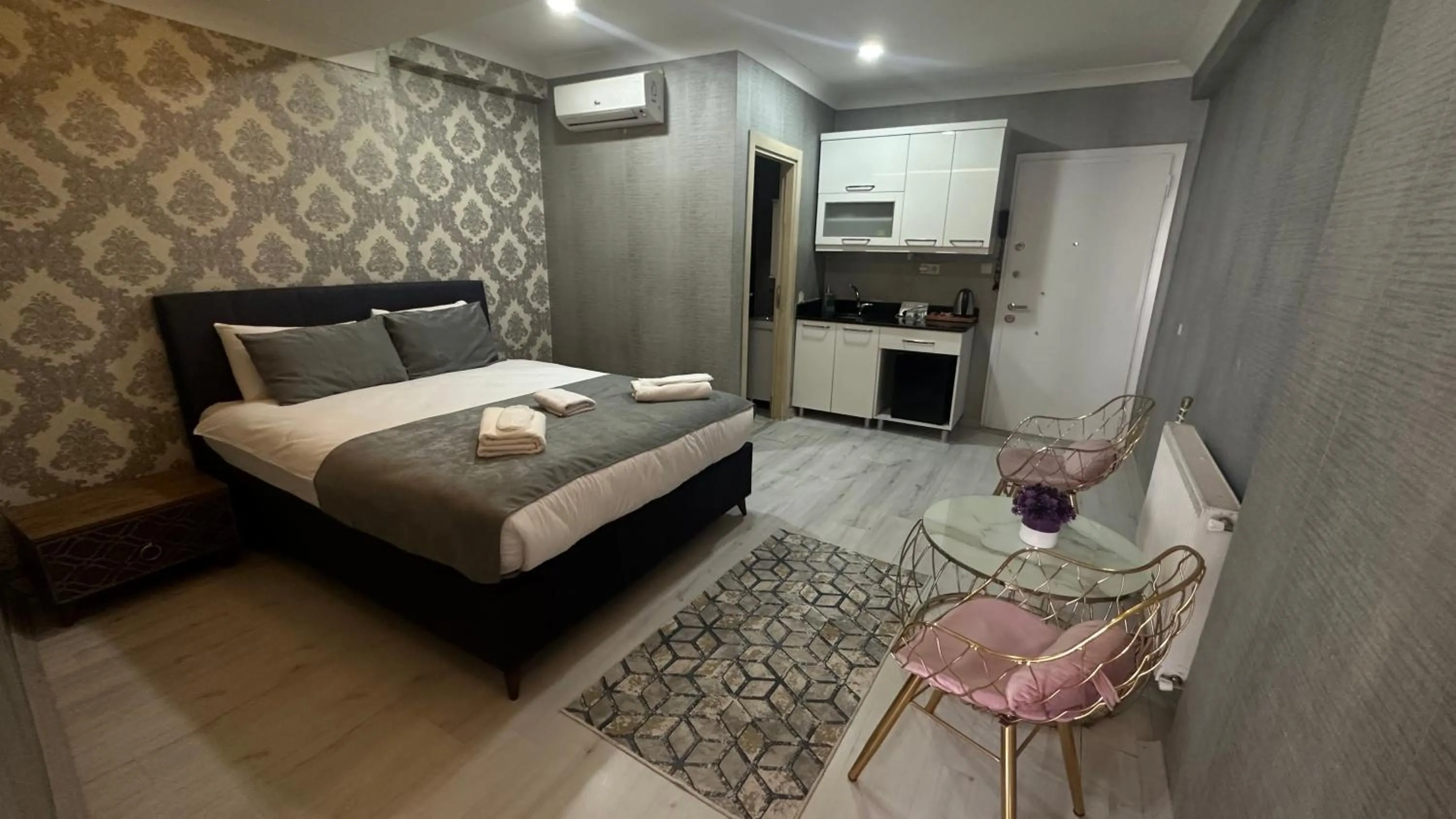 Bed in Taksim Royal Residence & Hotel