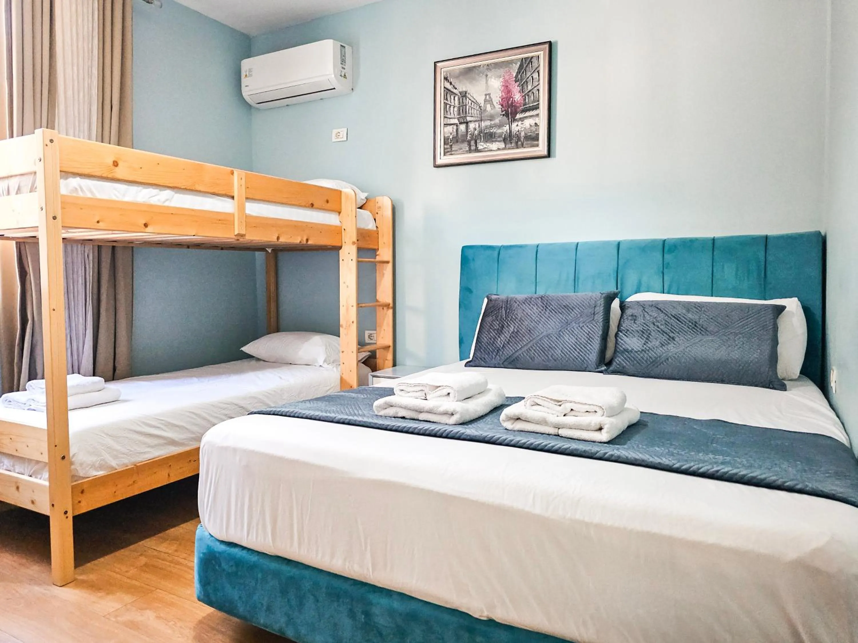 Bed in Hotel Tier Center