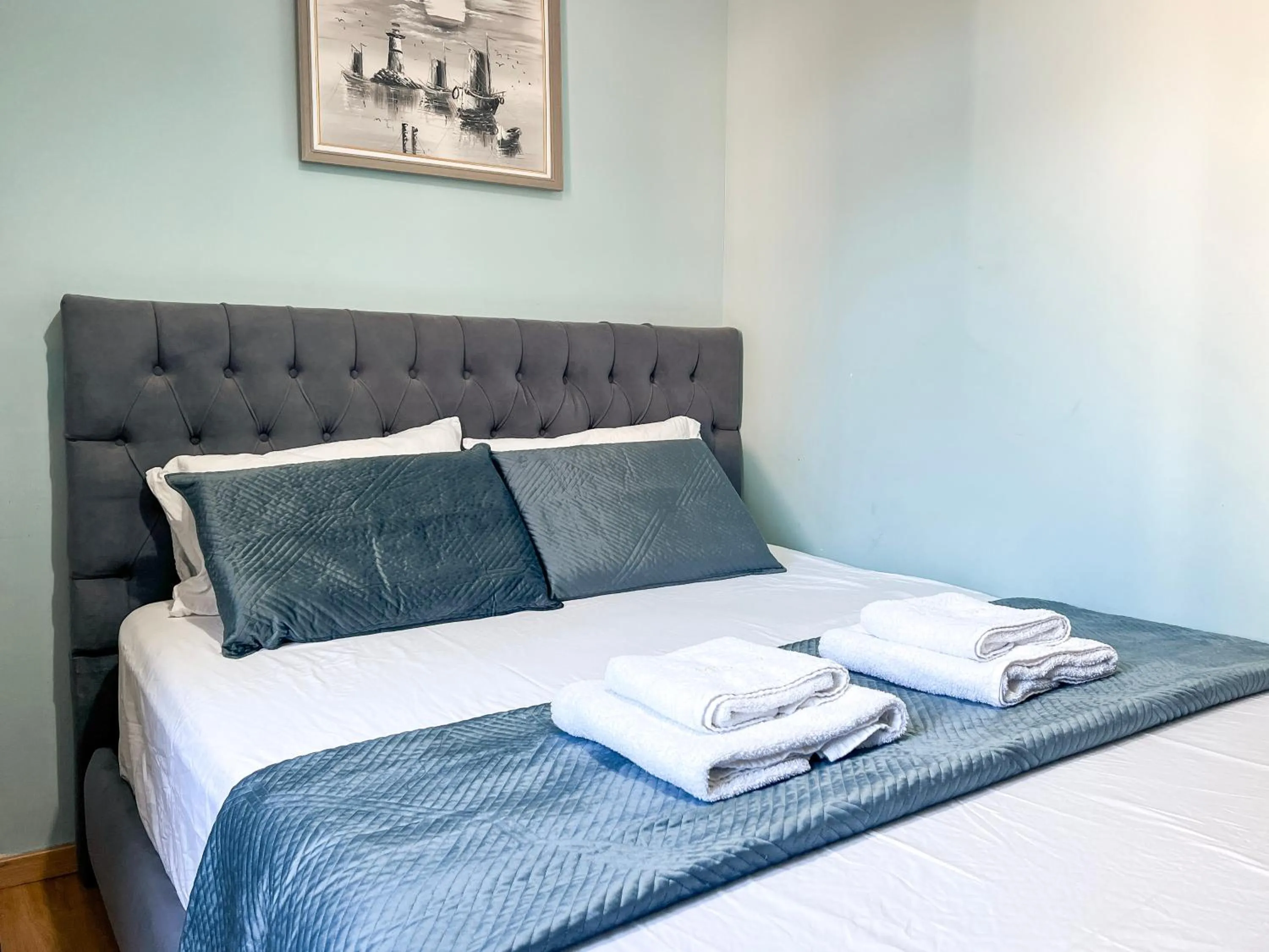 Bed in Hotel Tier Center