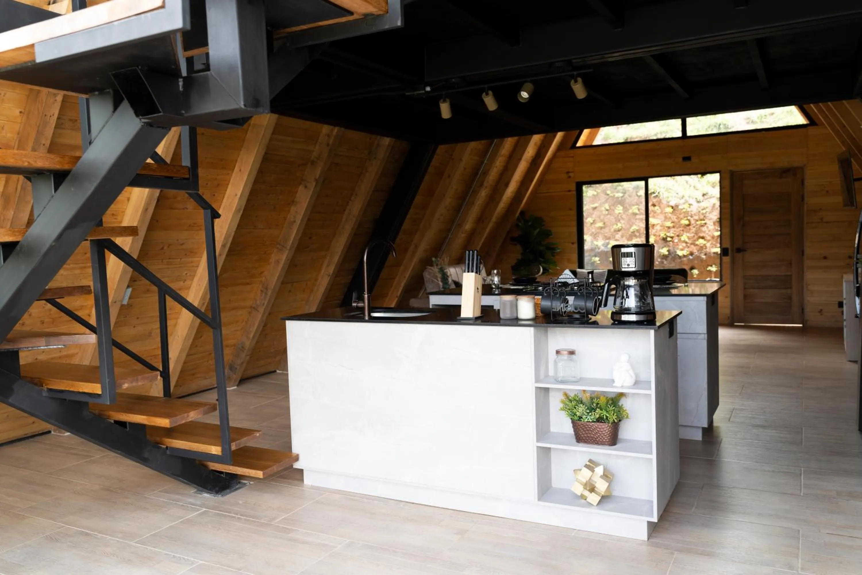 Kitchen or kitchenette in GRETEL CHALETS SUIZO