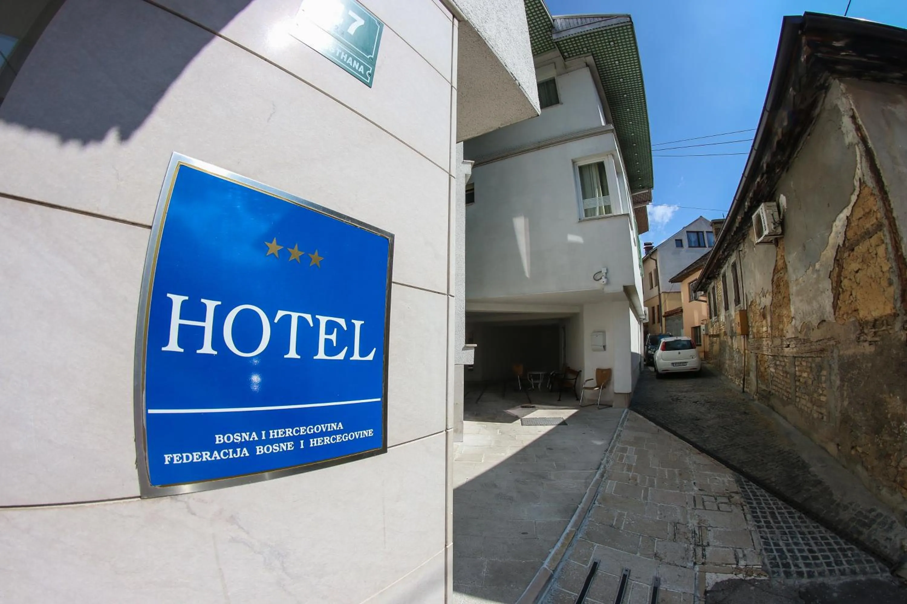 Property building in Hotel Hayat