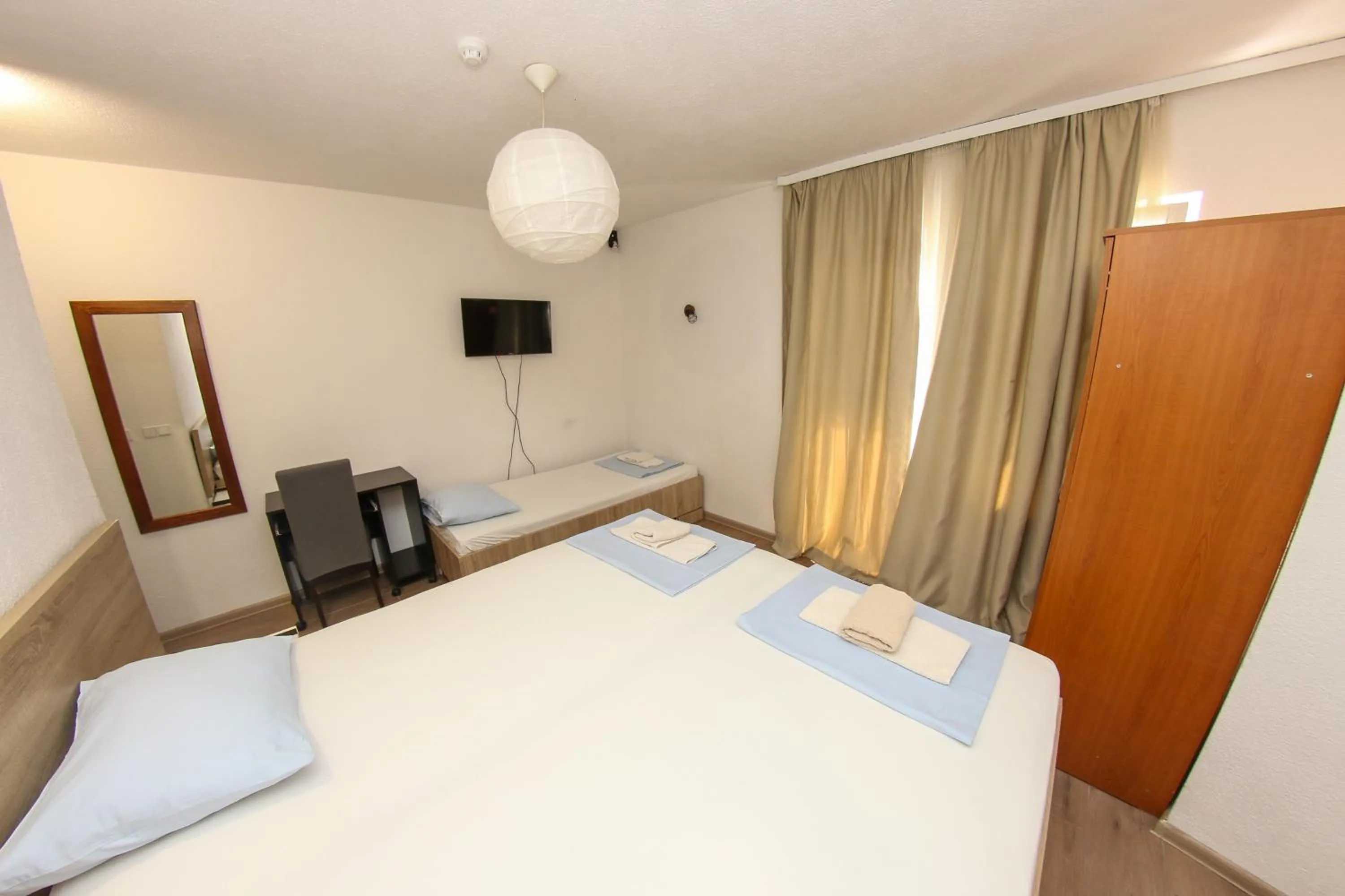 Photo of the whole room, Bed in Hotel Hayat