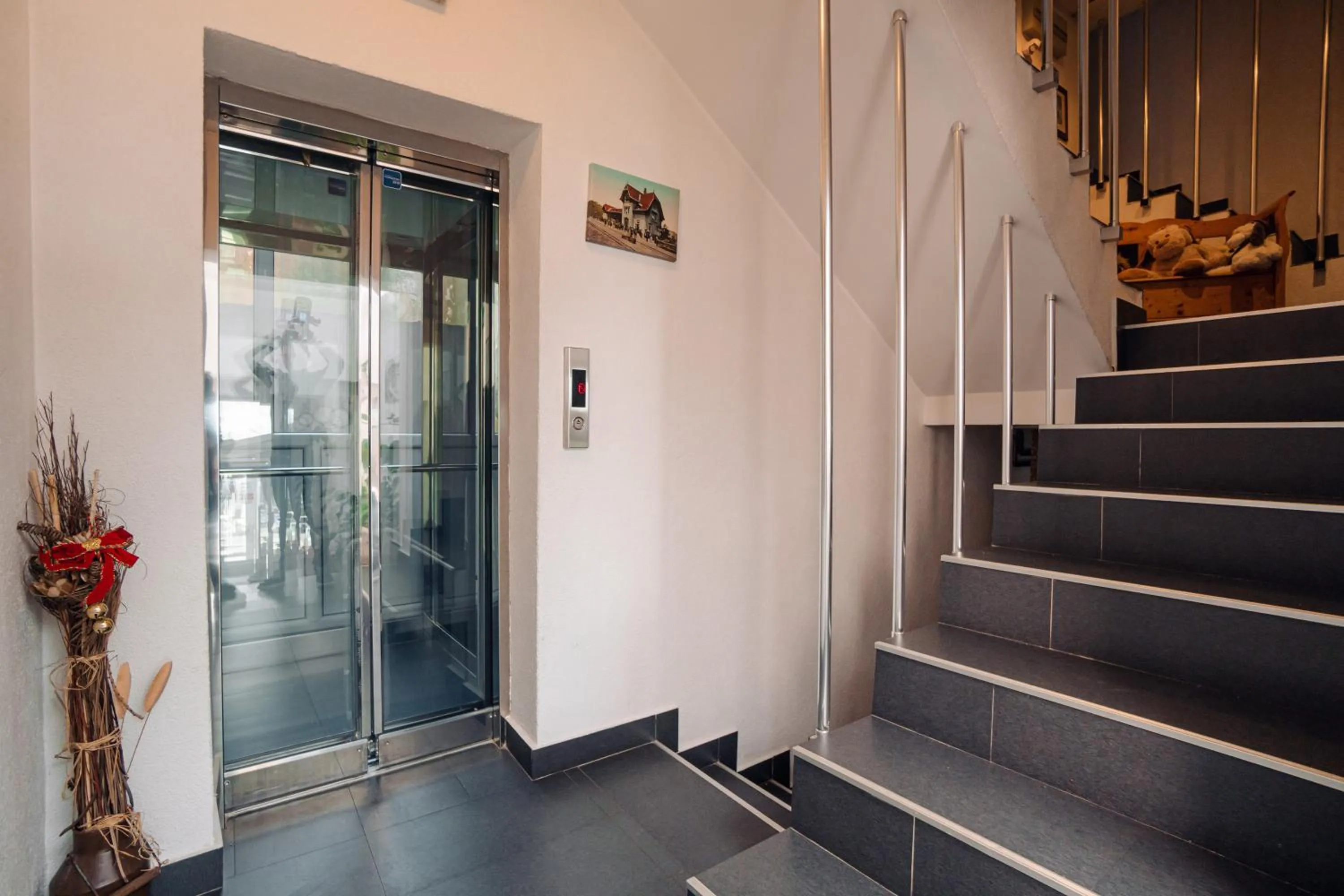 elevator in Hotel Villa Harmony - Free Parking